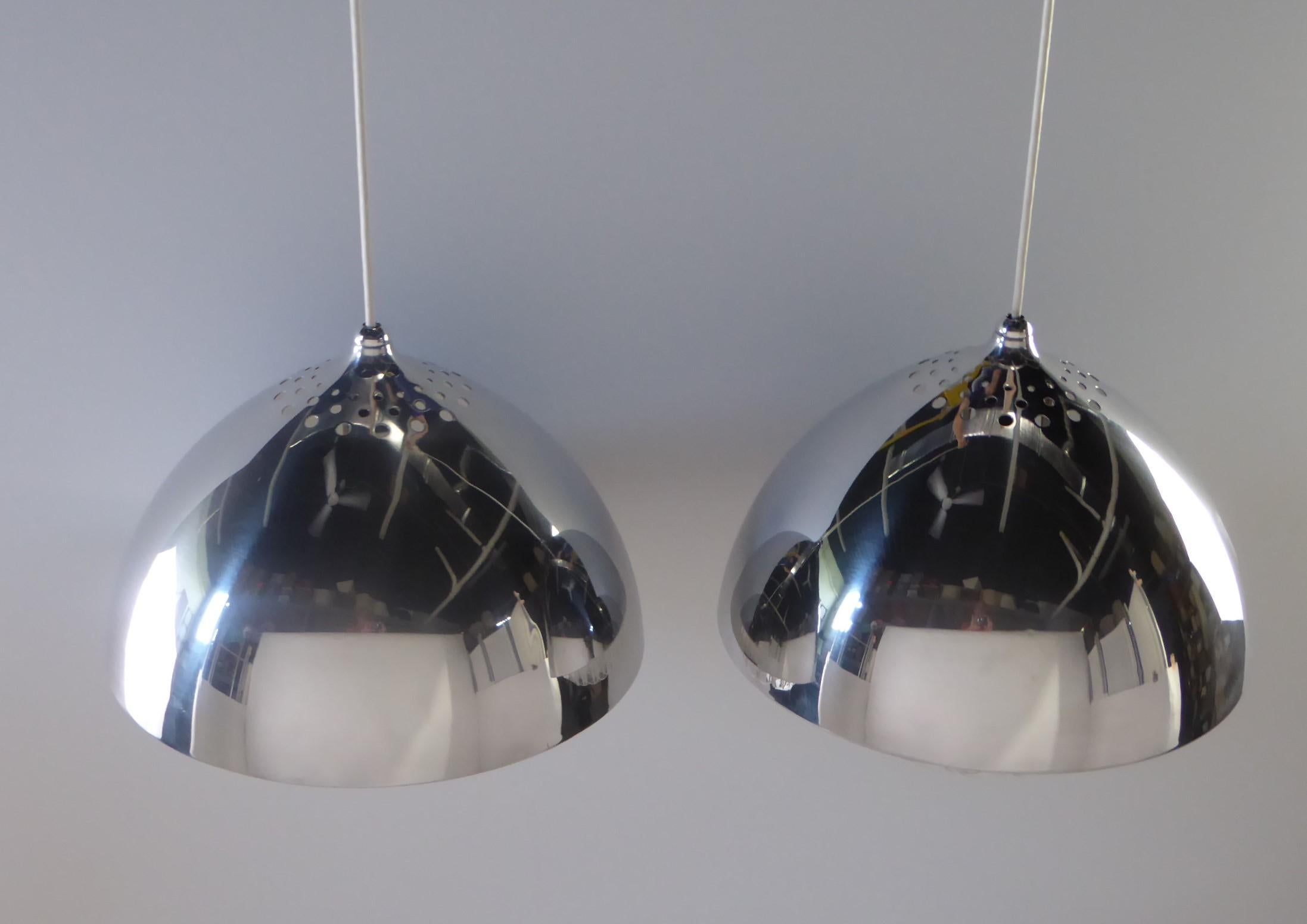 Mid-Century Modern George Nelson Pair of Lucite /Polished Aluminum Nimbus Pendants Nessen Studio