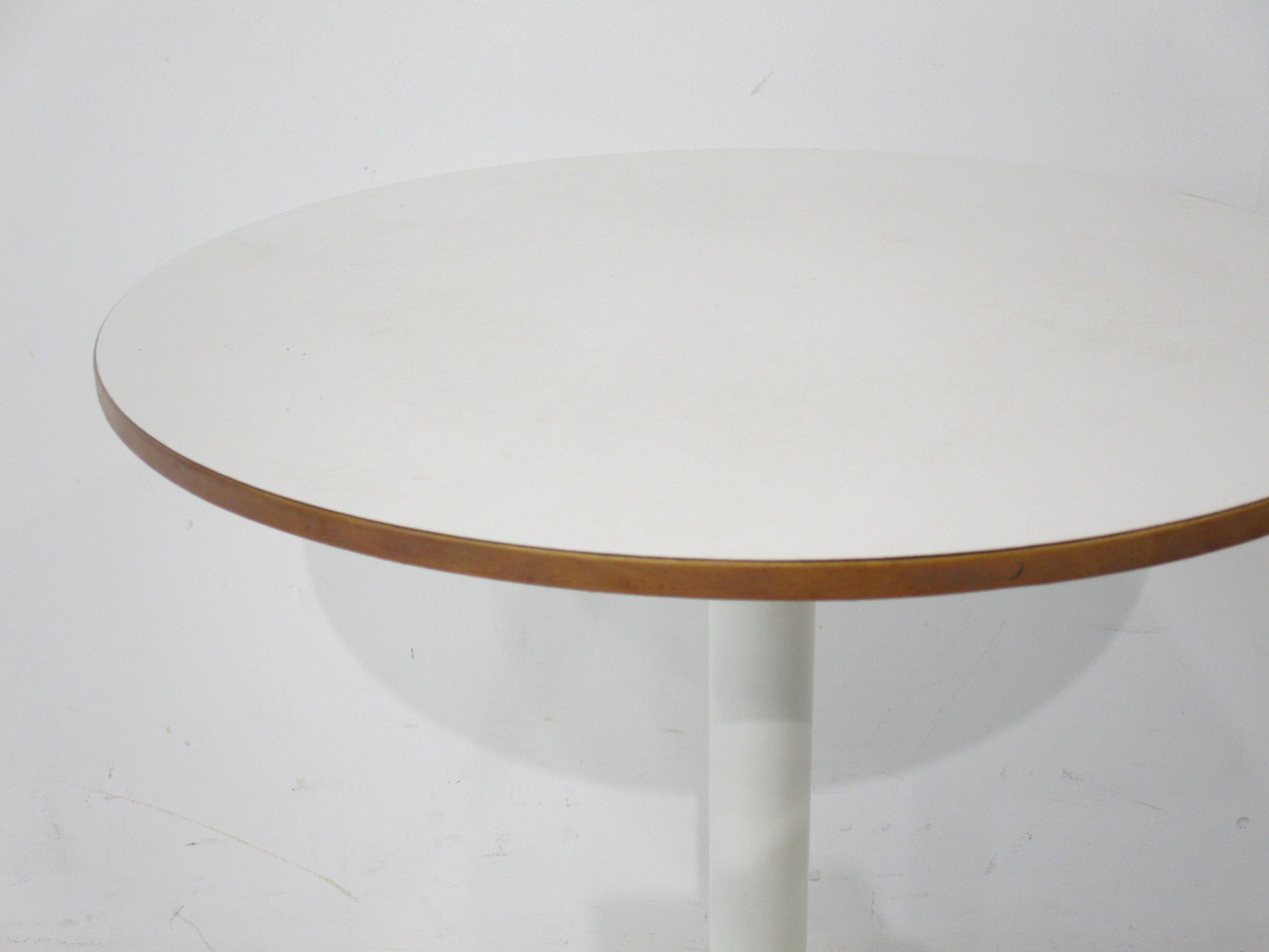 George Nelson Pedestal Side Table for Herman Miller  In Good Condition For Sale In Cincinnati, OH