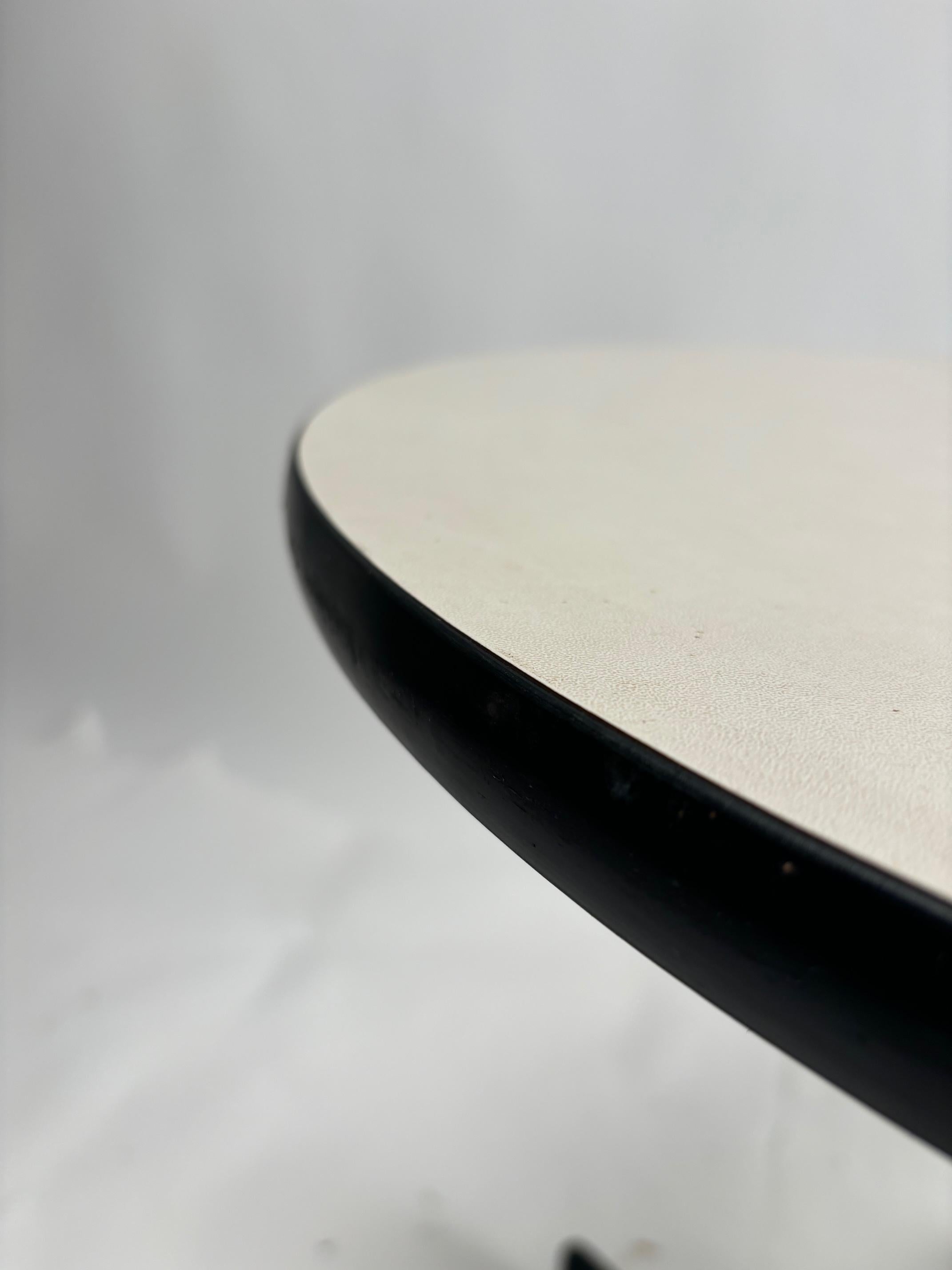 George Nelson Pedestal Side Table for Herman Miller en vente 1