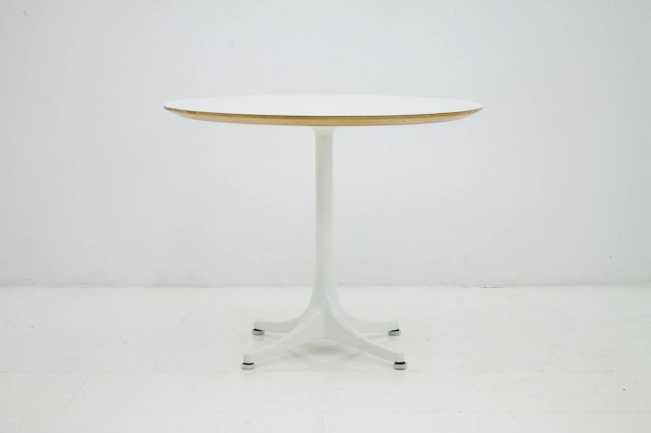 George Nelson side table by Herman Miller, 1960s.
Very good condition.