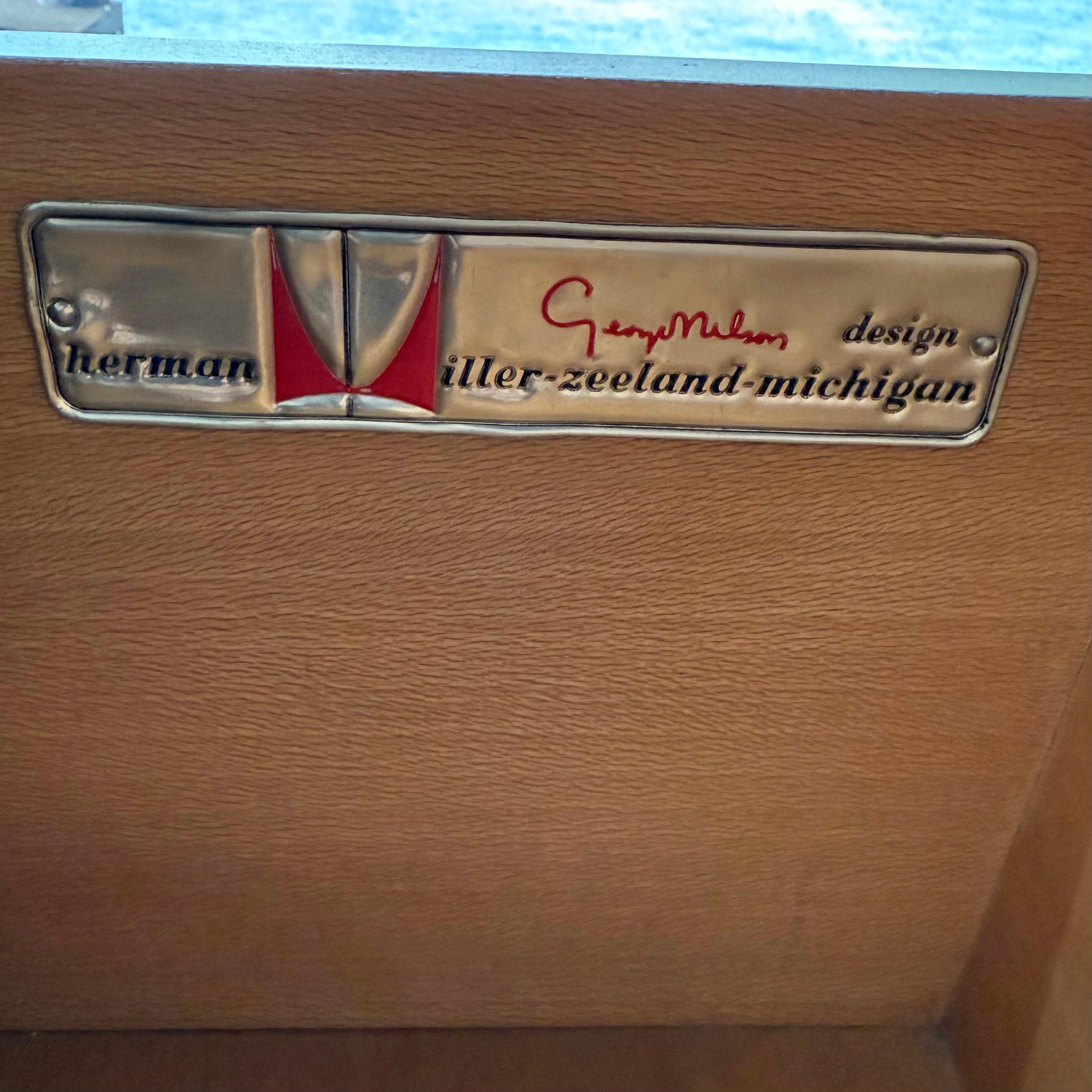 Armario con estructura de acero George Nelson Modelo 4036 Para Herman Miller en venta 2