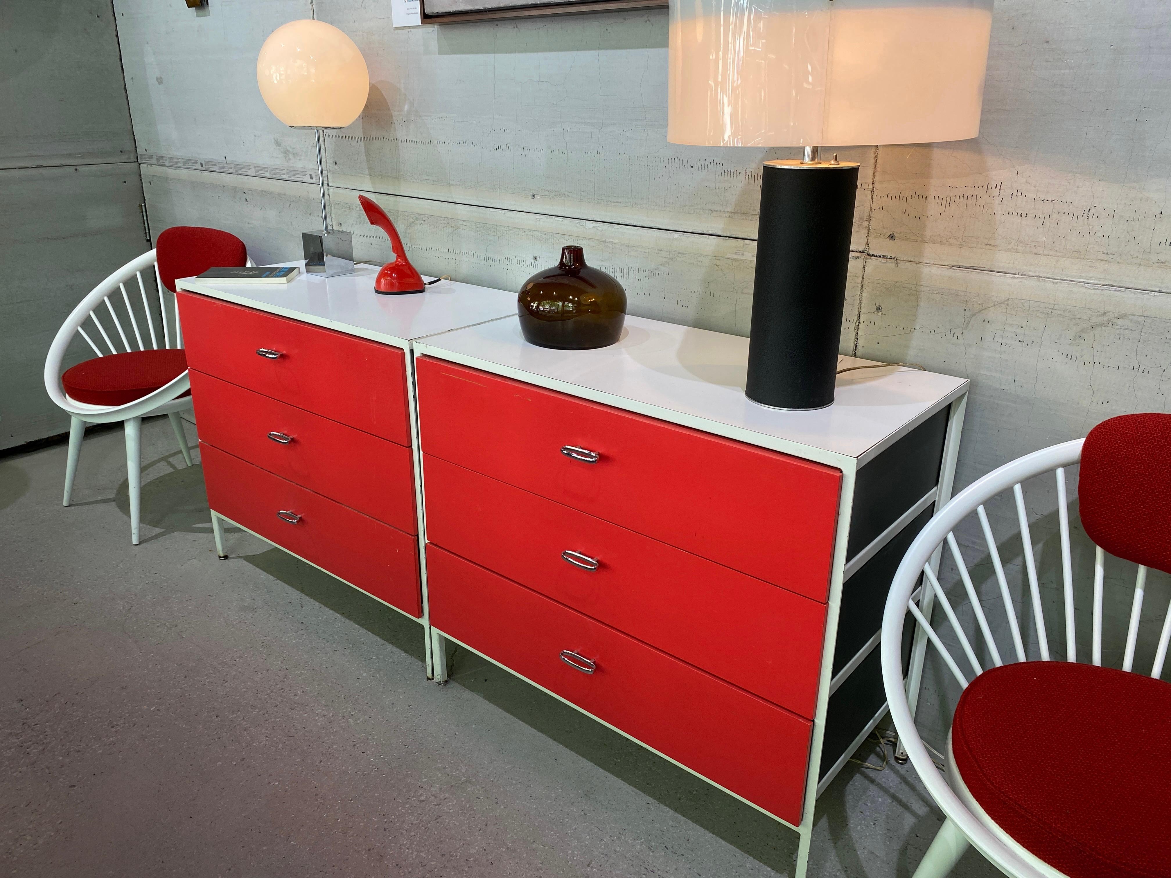 Armario con estructura de acero George Nelson Modelo 4036 Para Herman Miller en venta 5