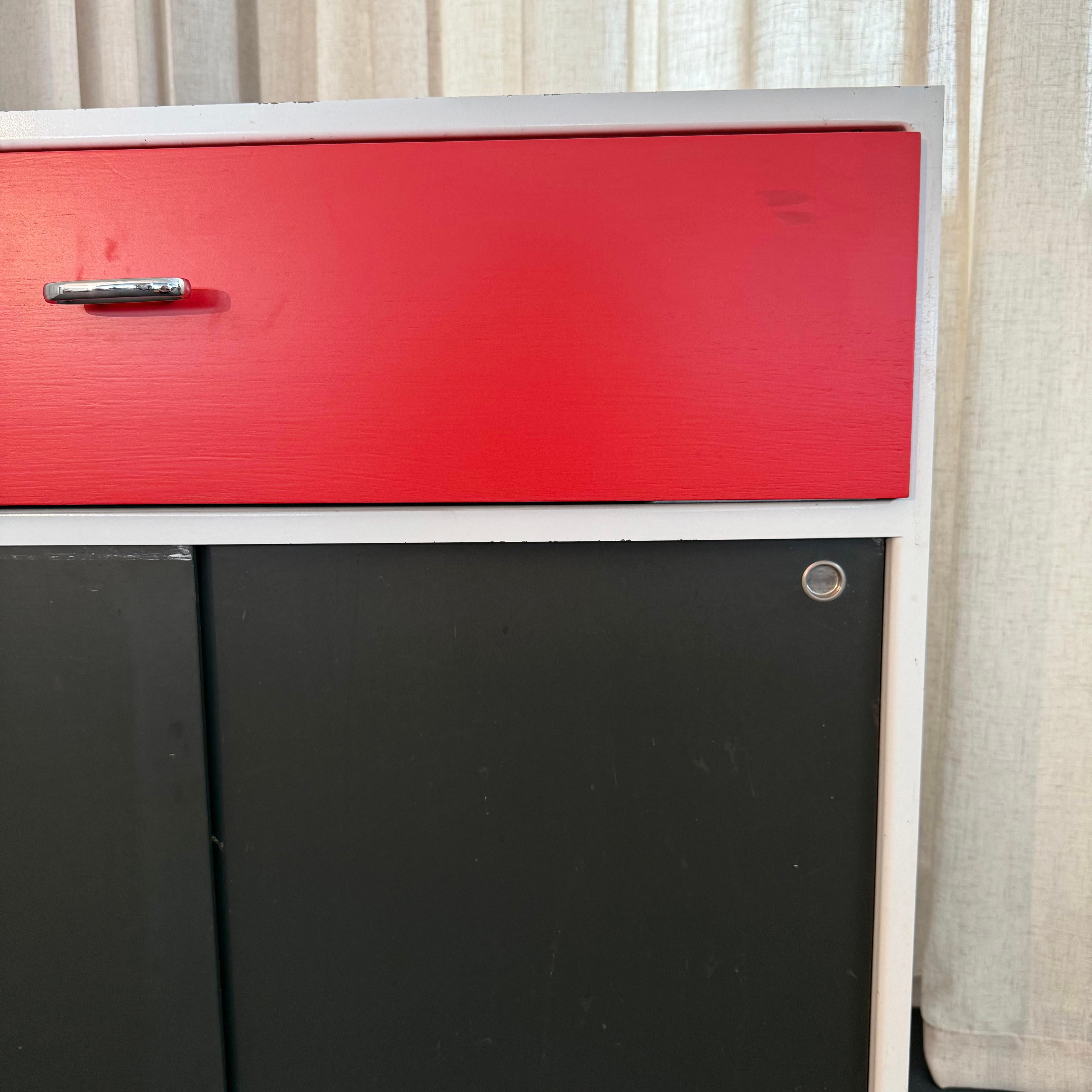 Acciaio George Nelson Armadio con struttura in acciaio Modello 4036 Per Herman Miller in vendita