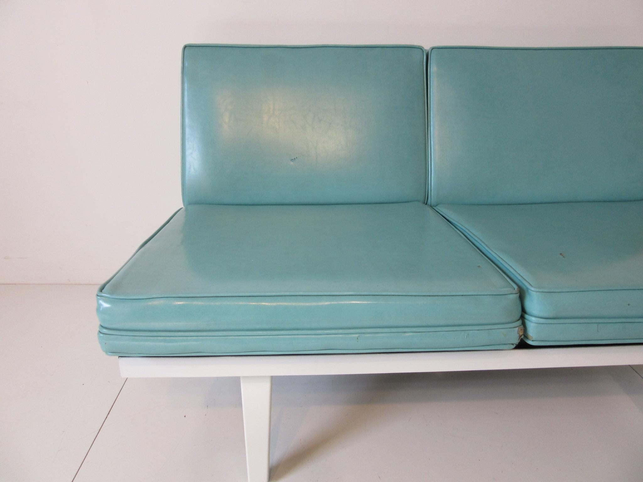George Nelson Steel Frame Sofa - Loveseat by Herman Miller ( 1 ) im Zustand „Gut“ in Cincinnati, OH