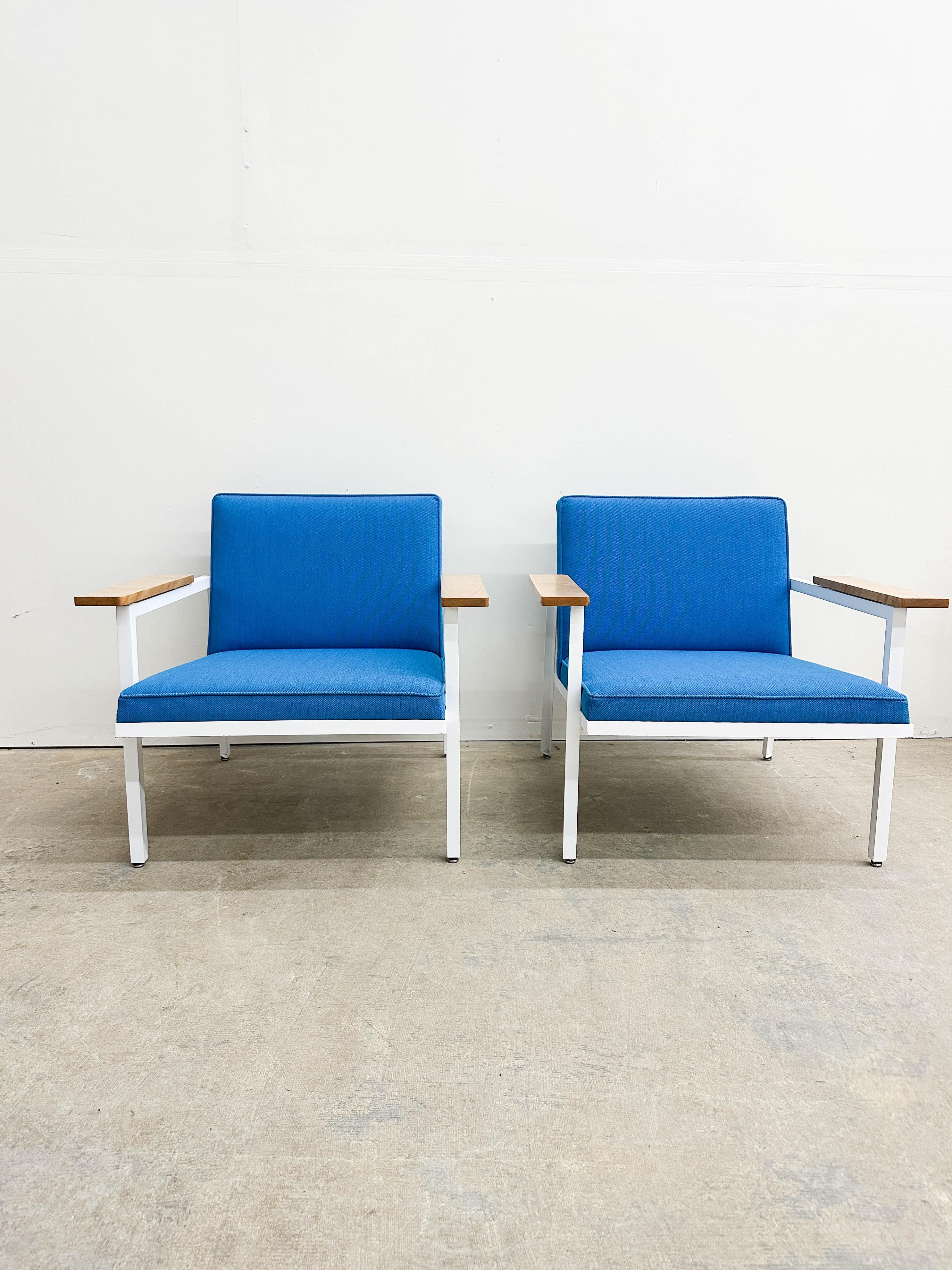 Mid-Century Modern George Nelson Steelframe Lounge Chairs for Herman Miller For Sale