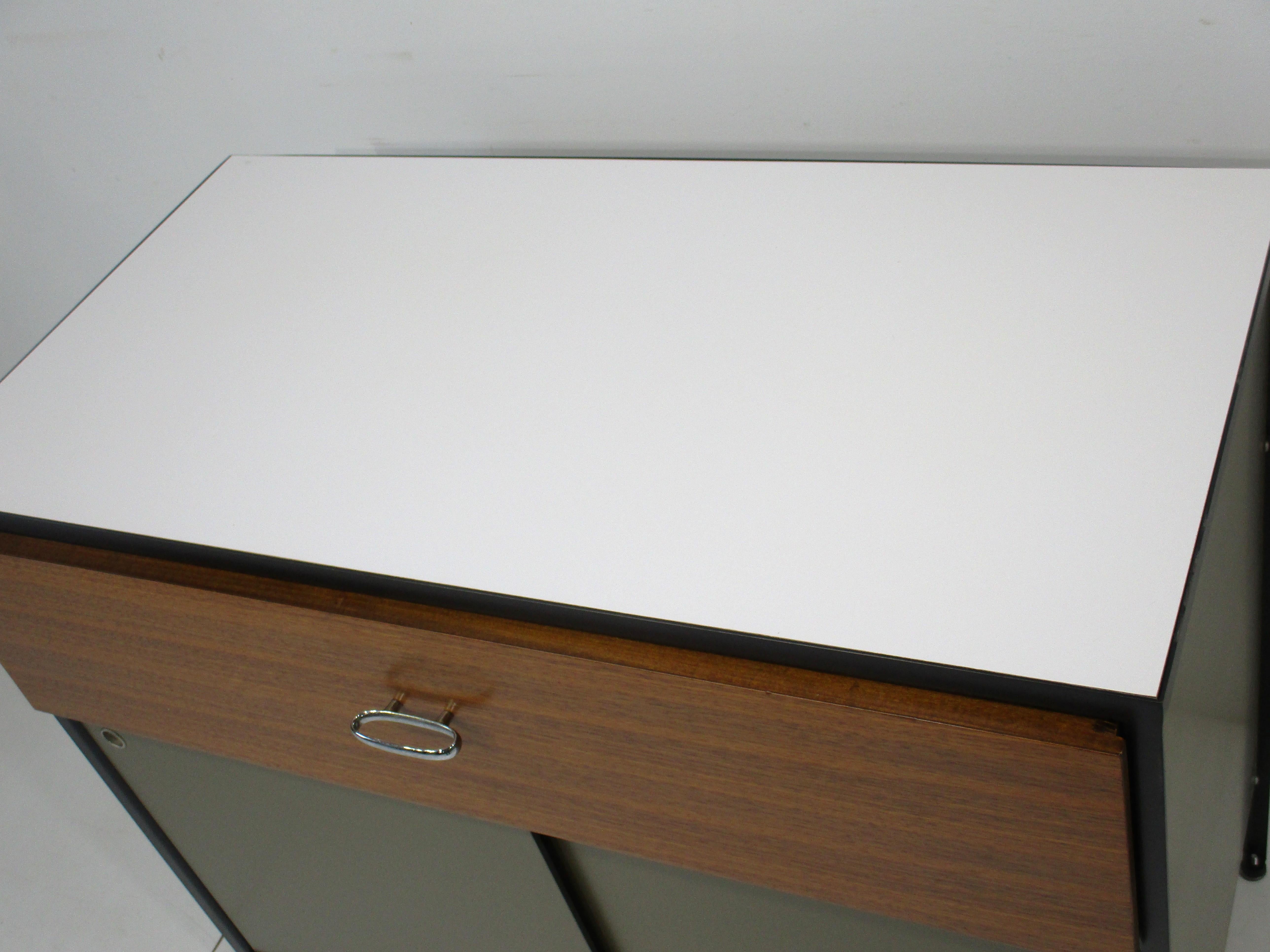 George Nelson, cassapanca in noce con struttura in acciaio per Herman Miller in vendita 1