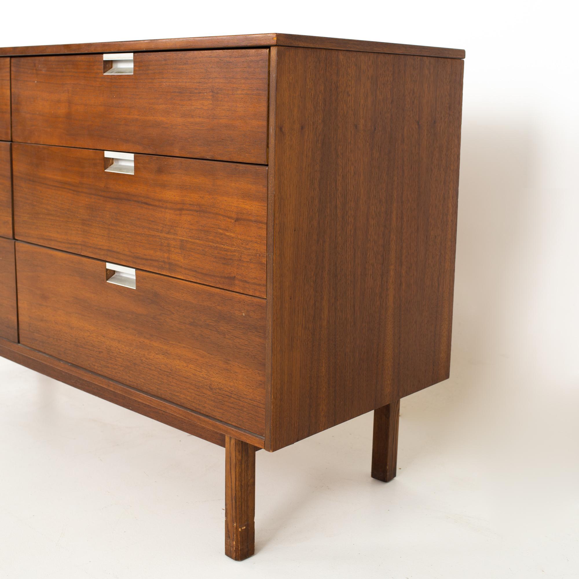 Mid-Century Modern George Nelson Style Bassett MCM Walnut Formica, Stainless Steel 6 Drawer Lowboy