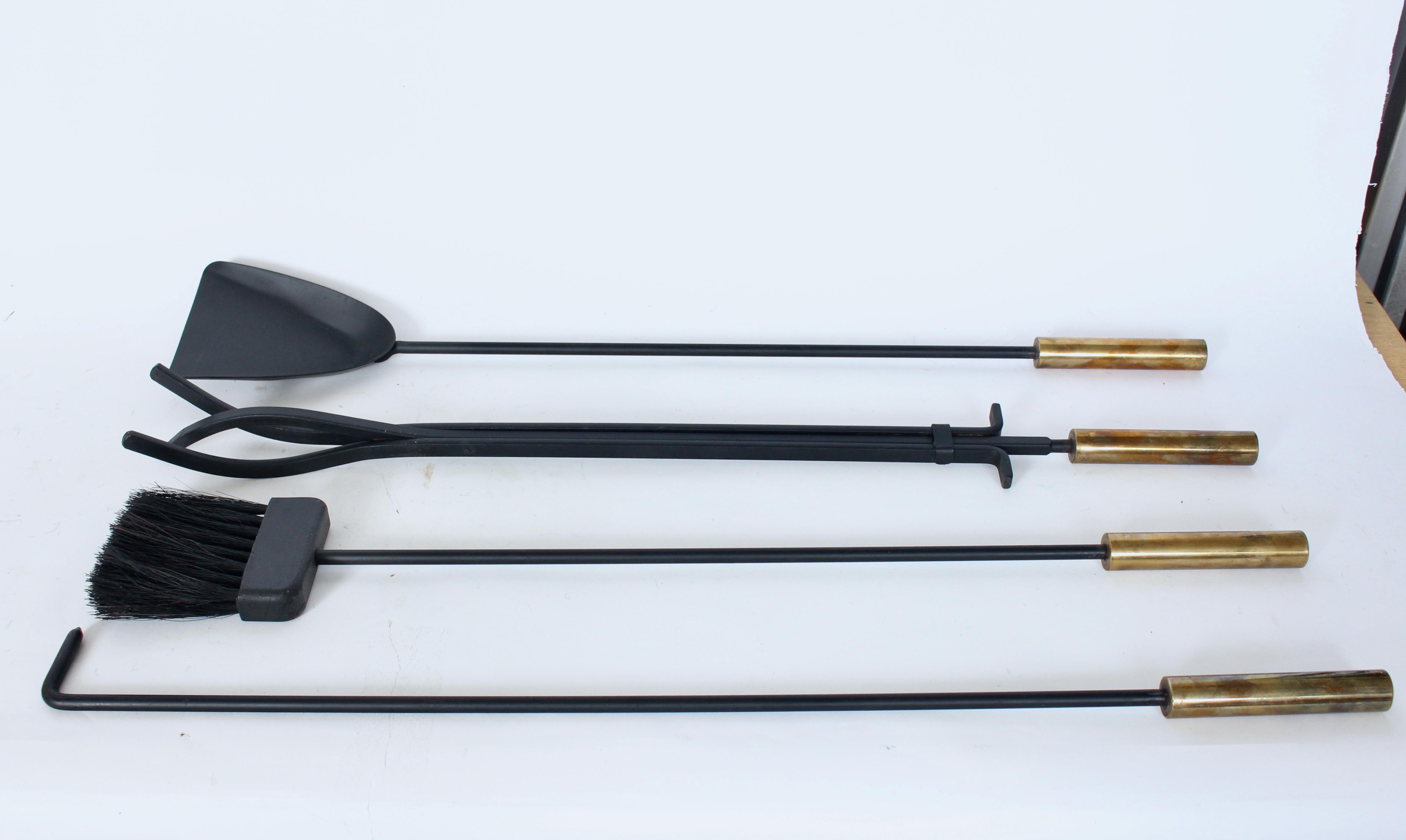 George Nelson Style Fünf Pieces Messing & Schwarz Gusseisen Fire Tool Set mit Stand im Angebot 8