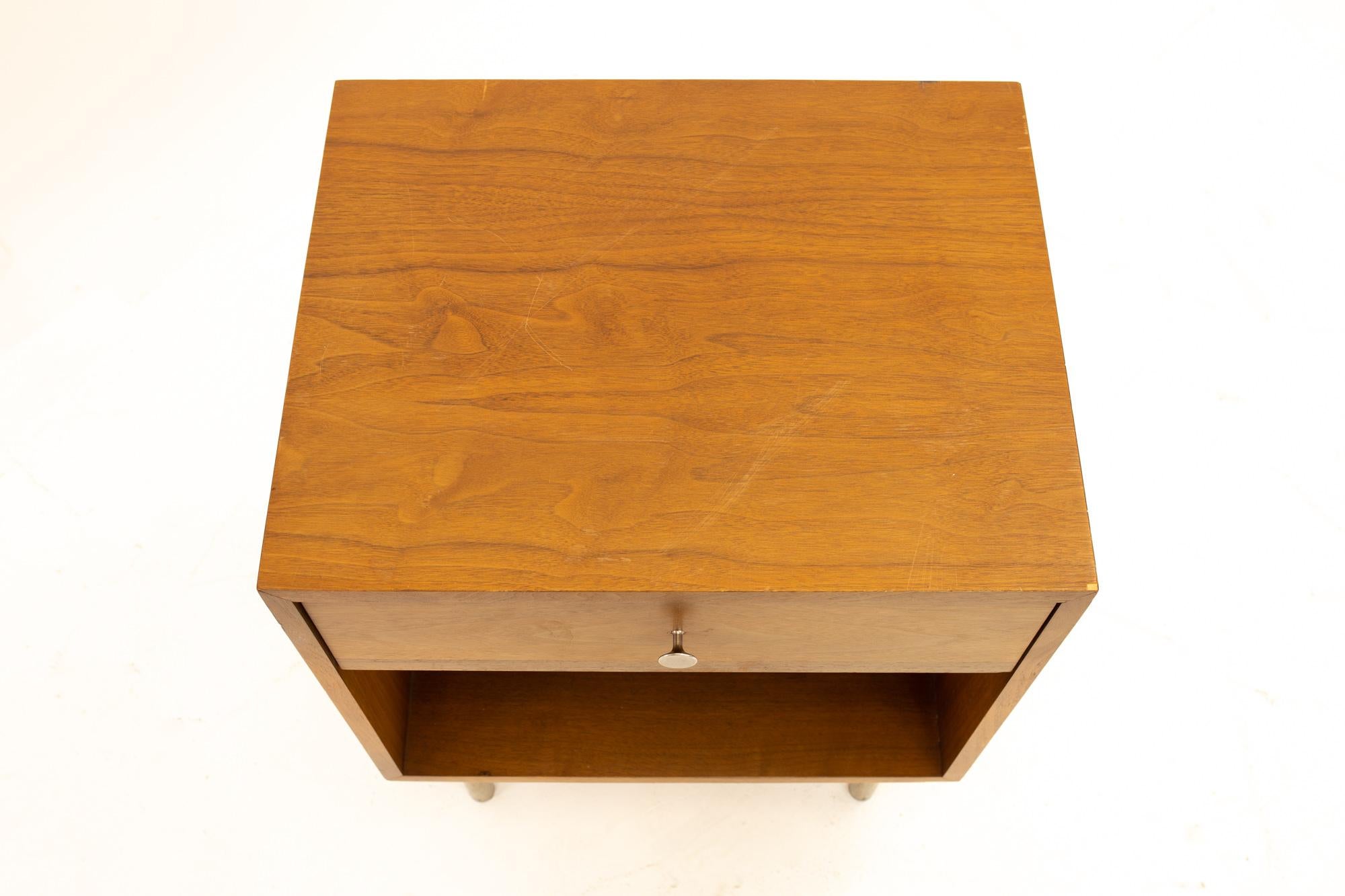 George Nelson Style Kroehler Signature Line Mid Century Walnut Nightstand In Good Condition For Sale In Countryside, IL