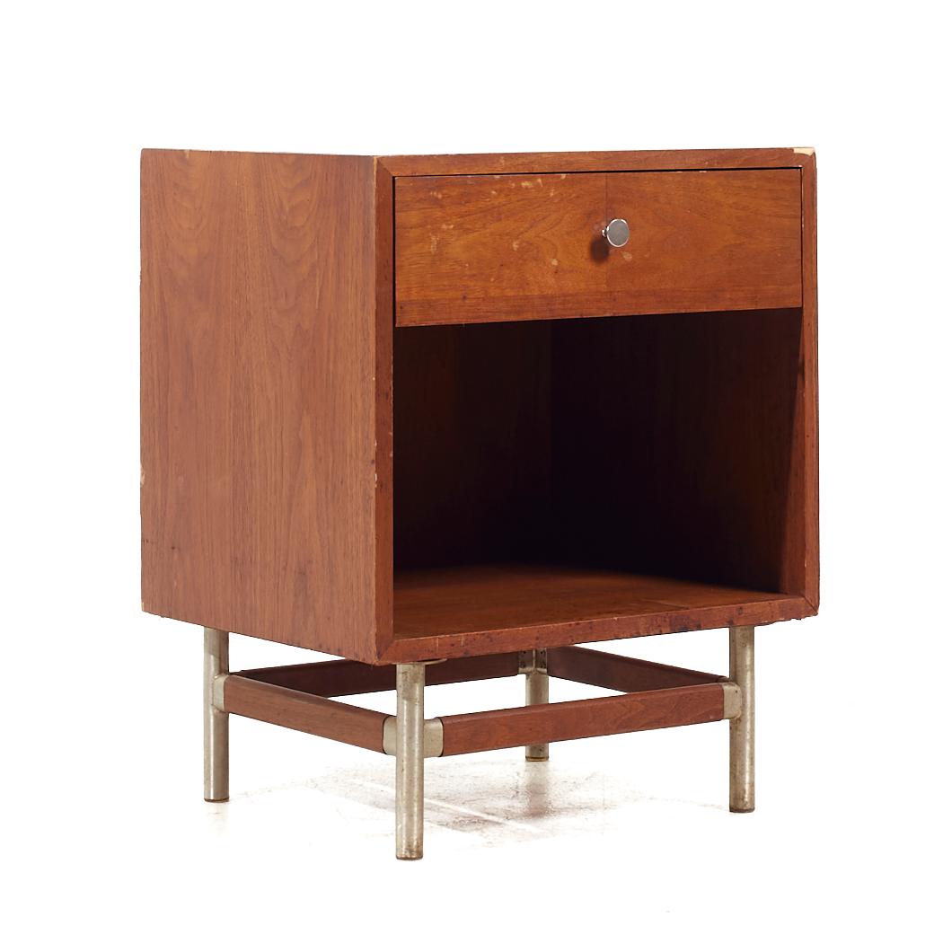 American George Nelson Style Kroehler Signature Series Mid Century Nightstands - Pair For Sale