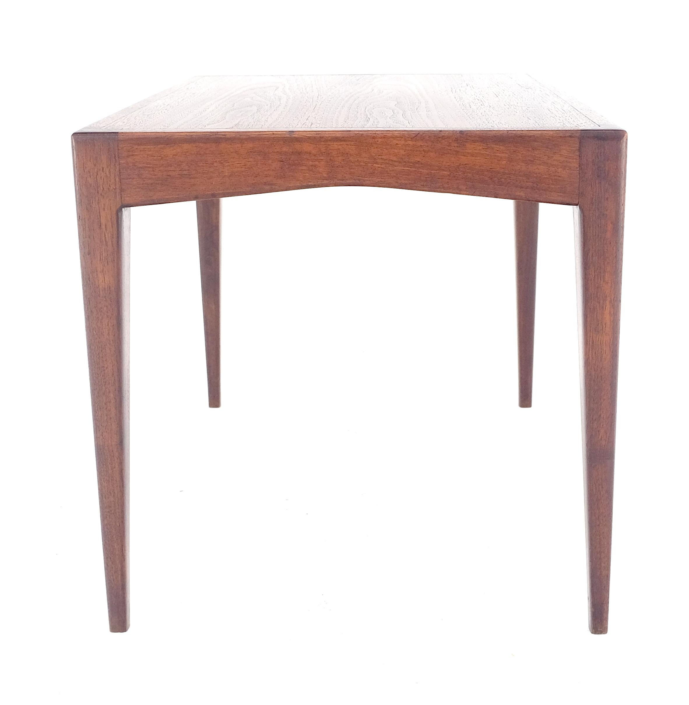George Nelson Style Mid Century Modern Walnut Side End Table on Tapered Leg MINT For Sale 6
