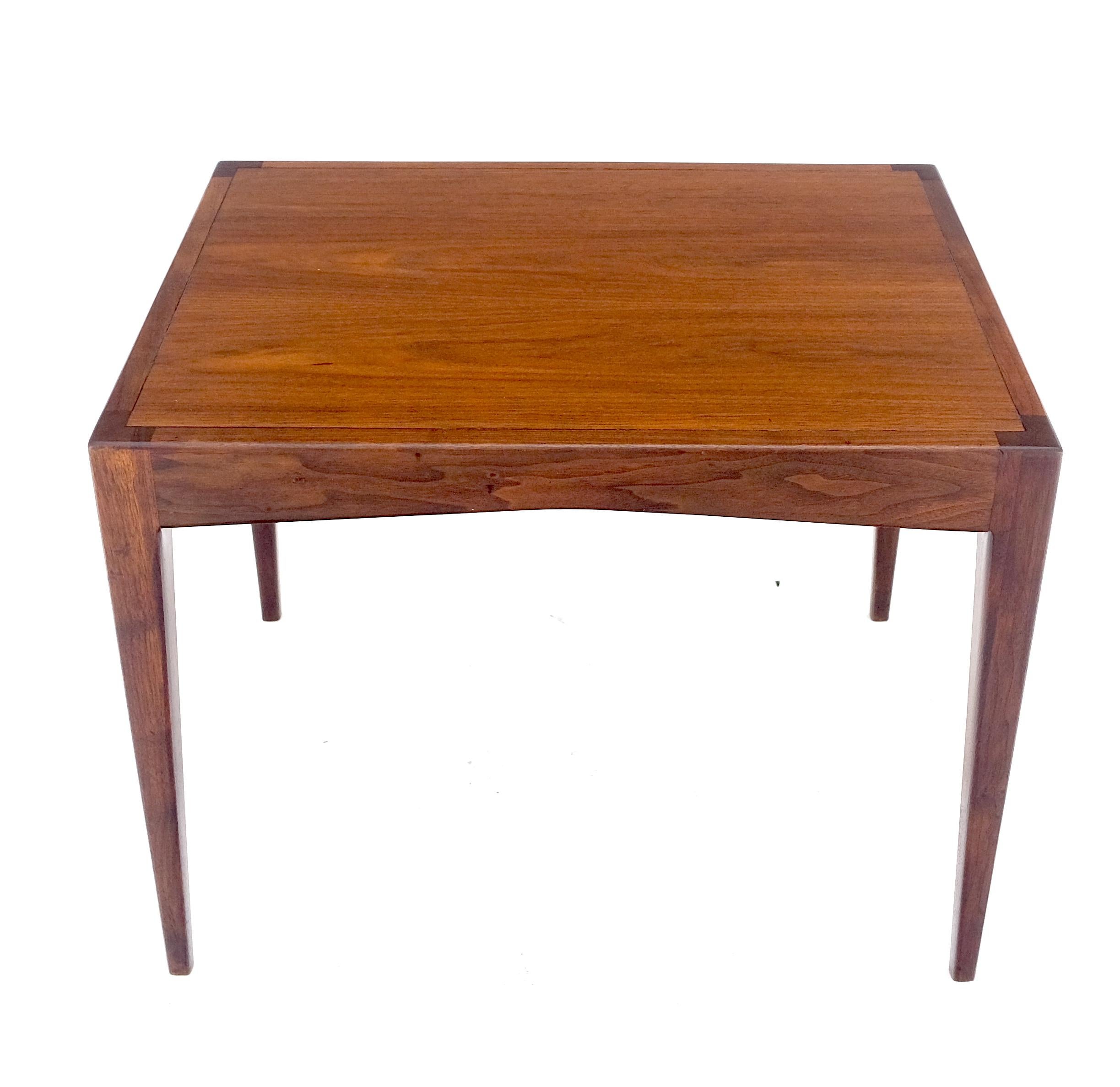 American George Nelson Style Mid Century Modern Walnut Side End Table on Tapered Leg MINT For Sale