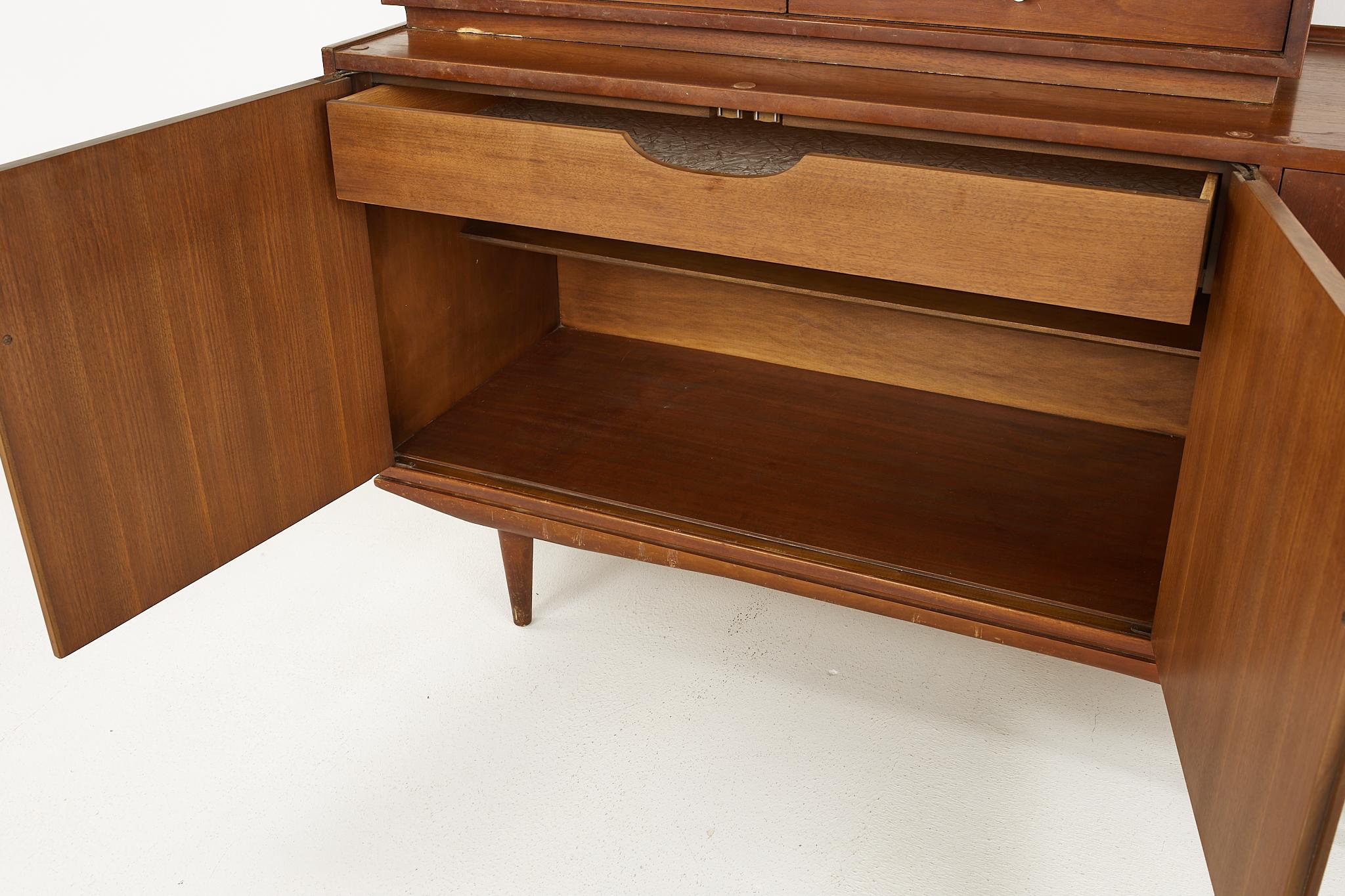 George Nelson Style Morganton Mid-Century Walnut Buffet and Hutch 3