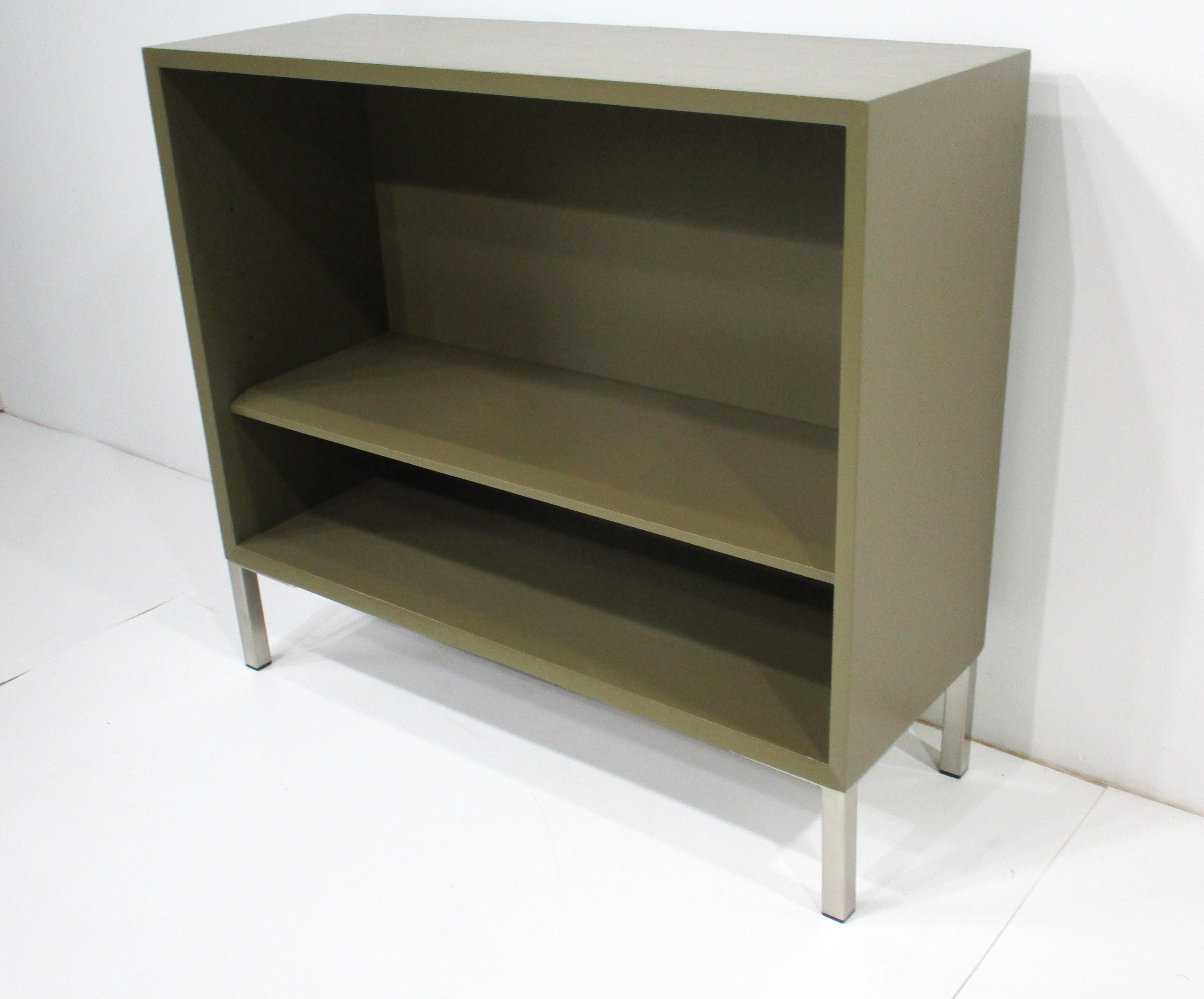 George Nelson Styled Mid Century Bookcase Moderno de mediados de siglo en venta
