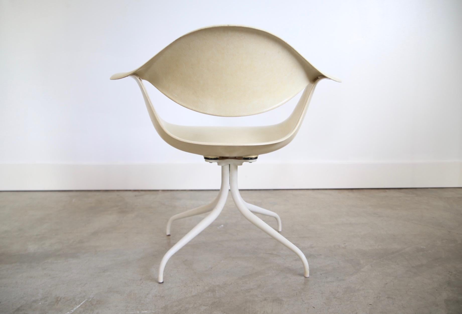 Designer: George Nelson
Manufacturer: Herman Miller
Period / style: Mid-Century Modern
Country: US
Date: 1960s.