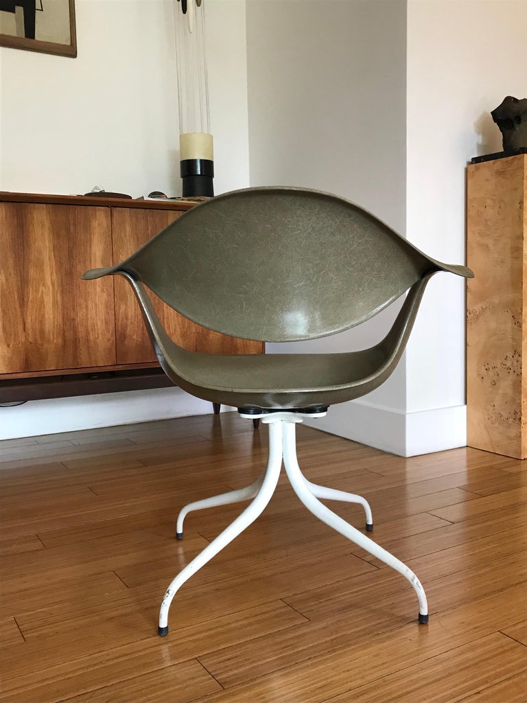 Nelson 'Swag Leg' Chair, Herman Miller For Sale at 1stdibs