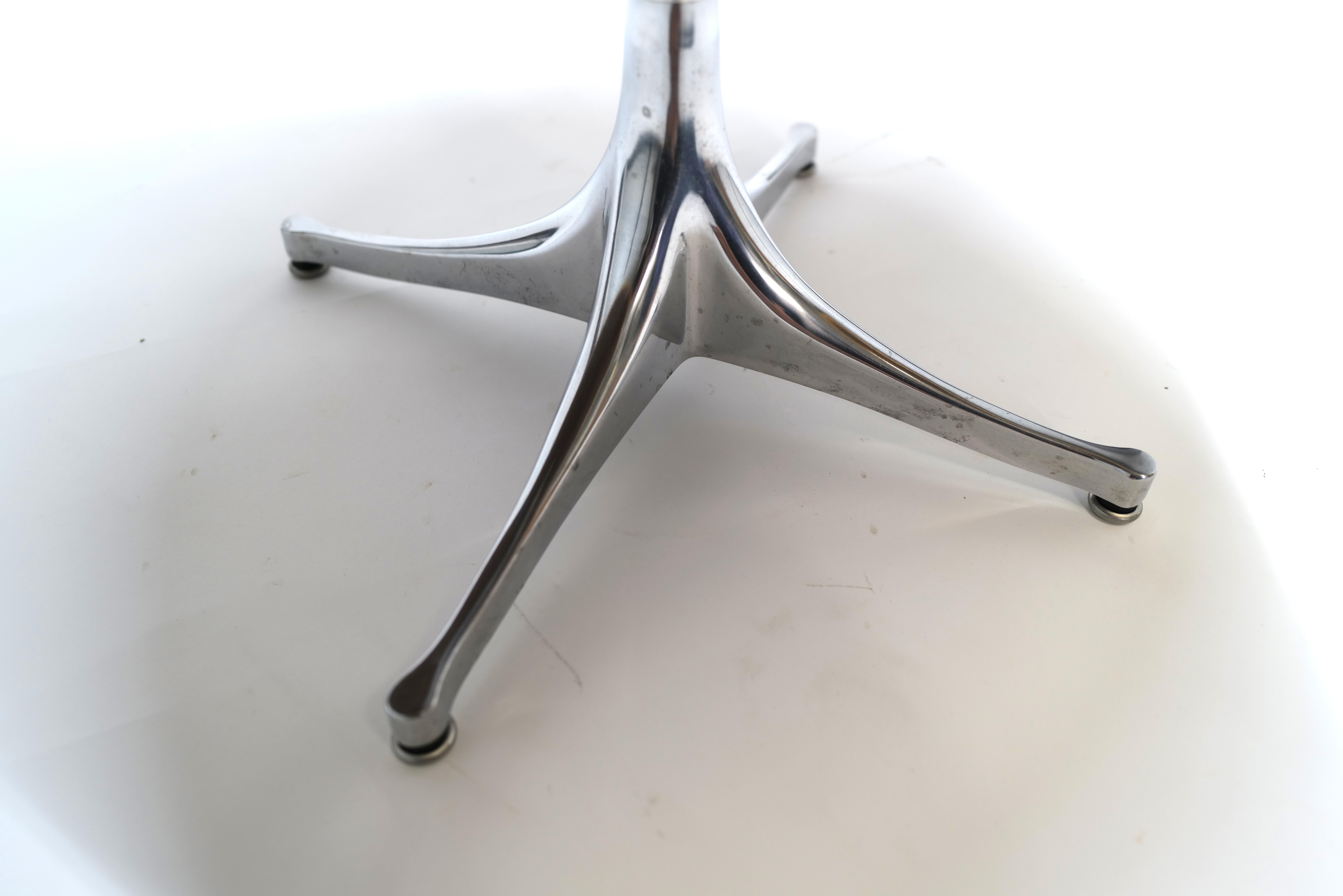 Cocktailtisch mit Swag-Beinen von George Nelson für Herman Miller (Moderne der Mitte des Jahrhunderts) im Angebot