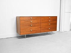 George Nelson, Comò a 8 cassetti in noce per Herman Miller