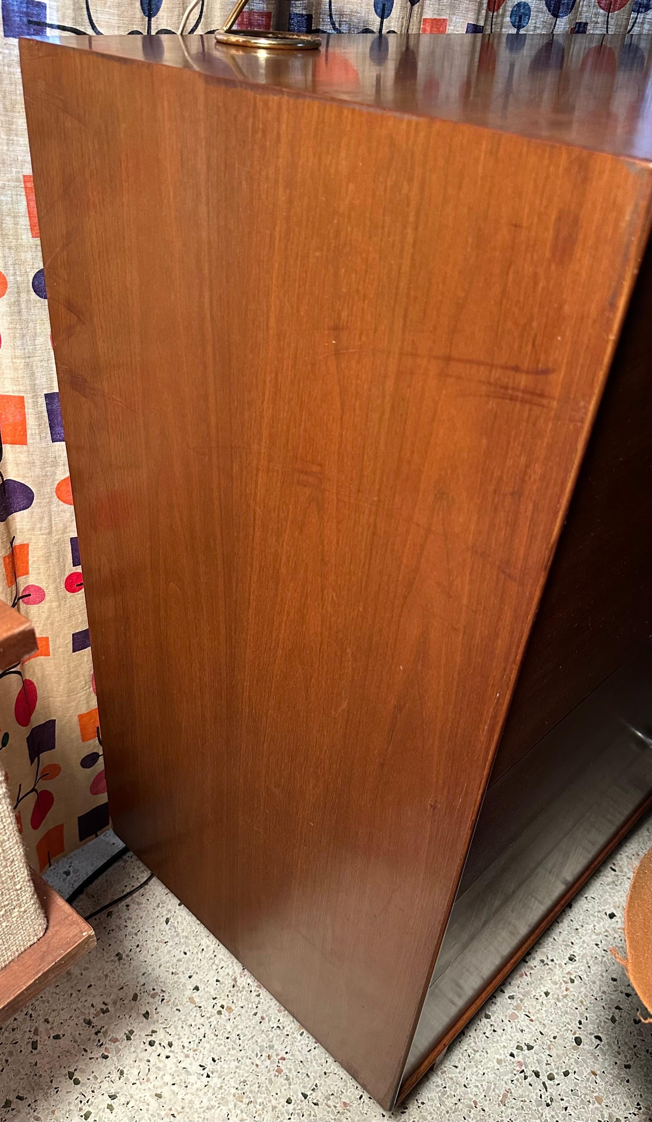 Sekretär-Schreibtischschrank mit dünner Kante von George Nelson für Herman Miller   (amerikanisch) im Angebot