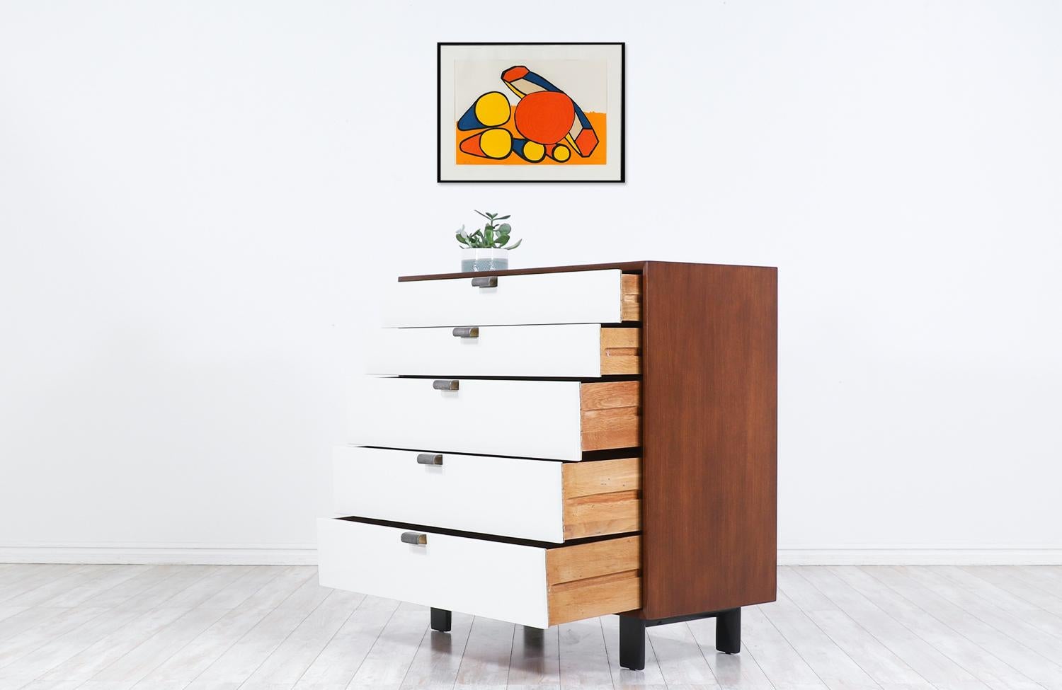 George Nelson Two-Tone Lacquered & Walnut Chest of Drawers for Herman Miller In Excellent Condition In Los Angeles, CA