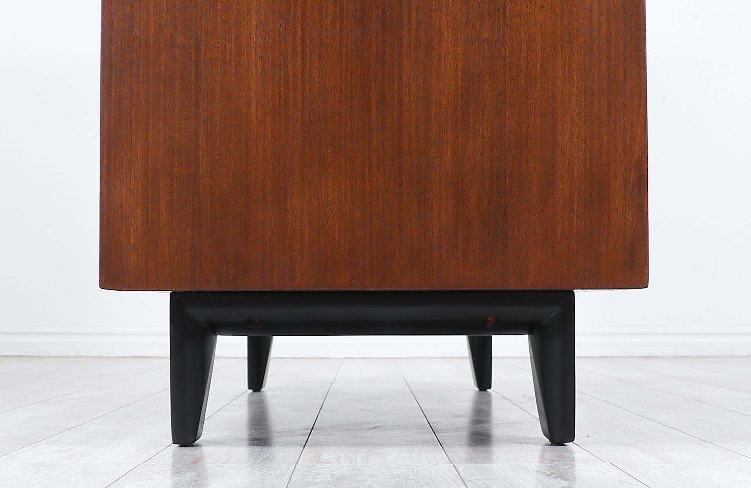 George Nelson Two-Tone Lacquered and Walnut Chest of Drawers for Herman Miller 1