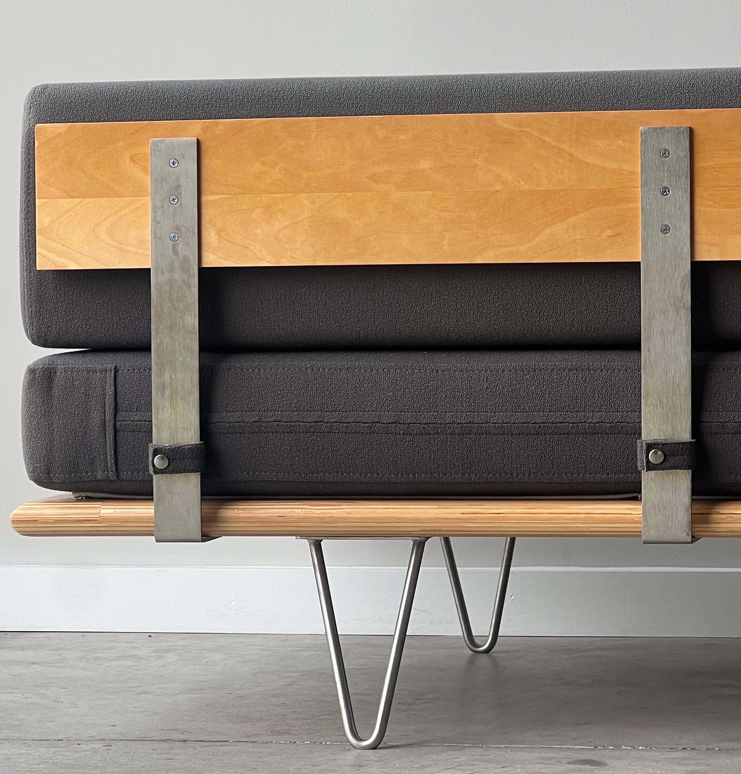 Metal George Nelson V-Leg Daybed Sofa by Modernica