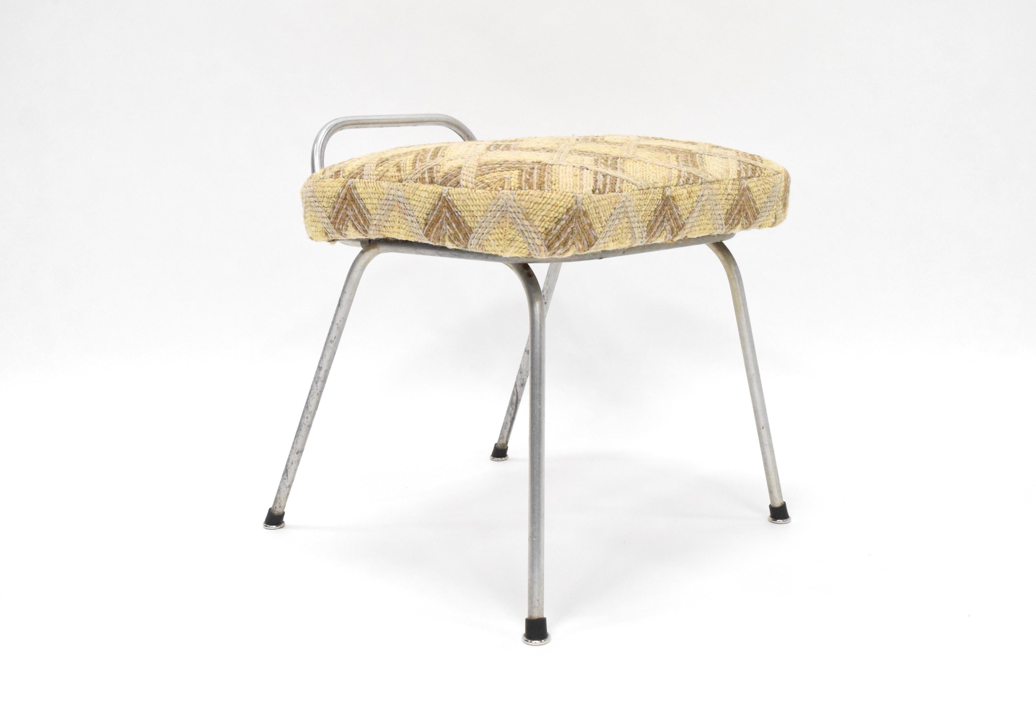 George Nelson Vanity Stool from Knoll, 1950s In Good Condition For Sale In Los Angeles, CA