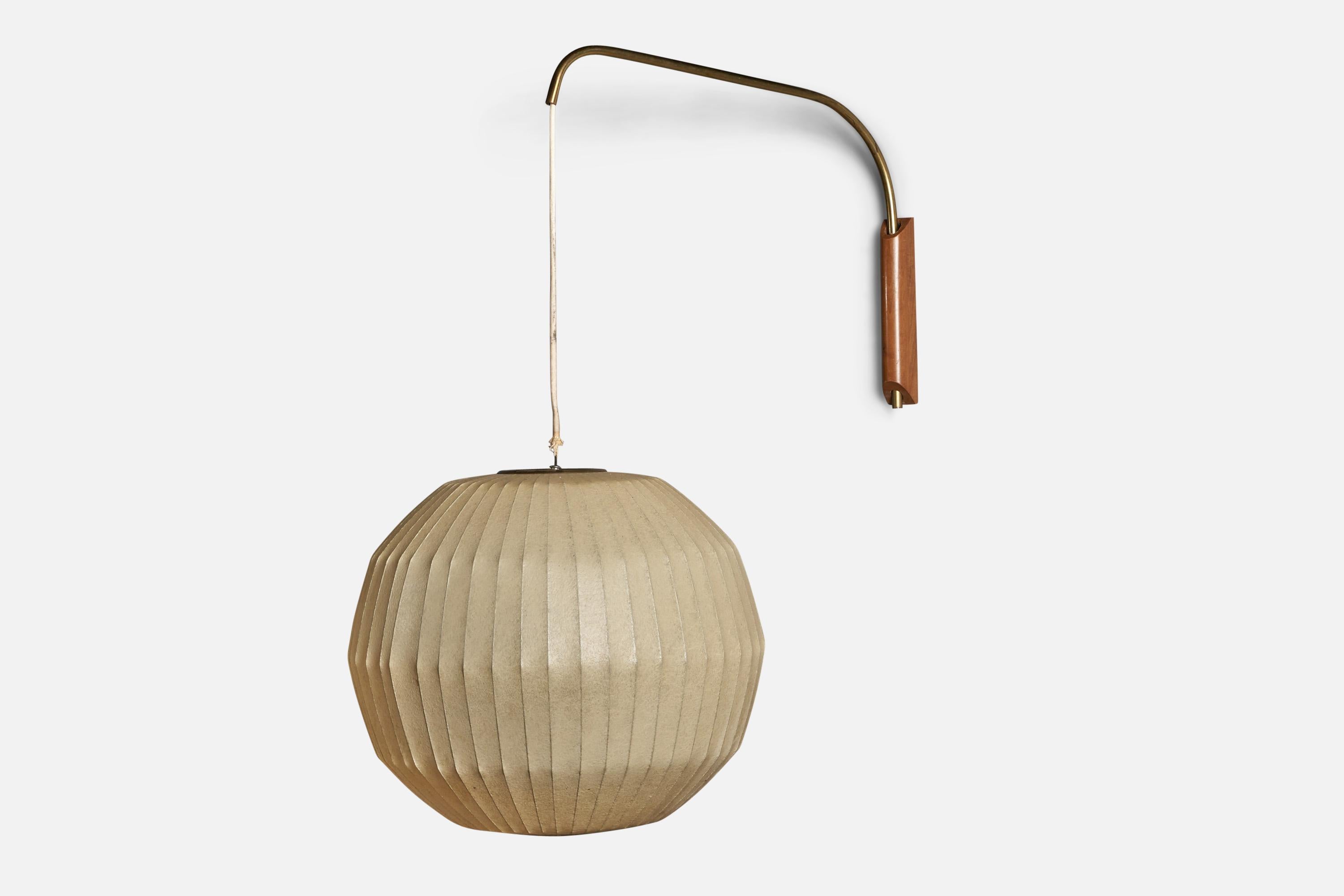 A sizeable brass, walnut and resin wall light, designed by George Nelson and produced by Herman Miller, USA, 1950s.

Please note cord feeds from bottom of stem and functions via plug-in.
Overall Dimensions (inches): 21.5