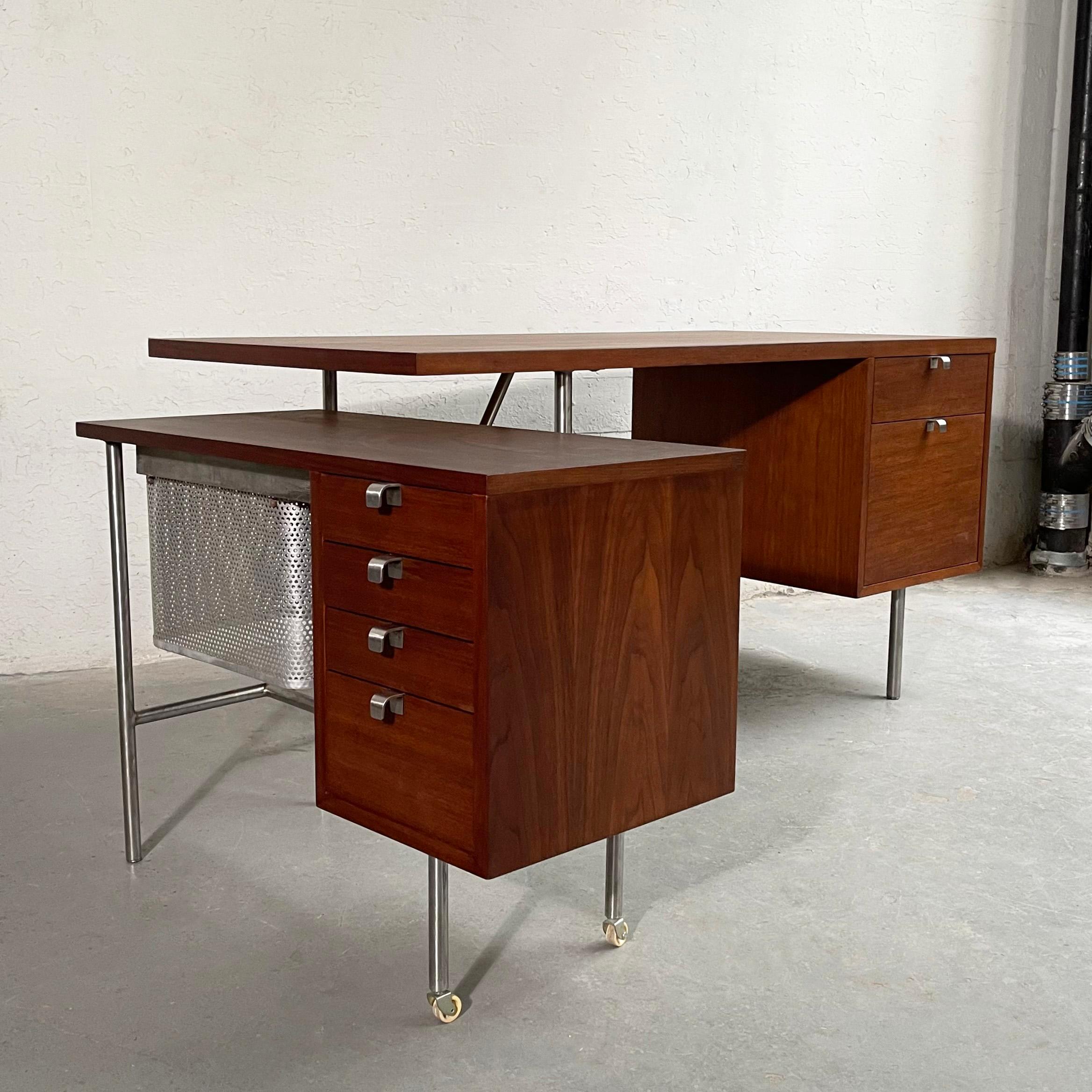 George Nelson Walnut Executive and Typewriter Desk Set In Good Condition For Sale In Brooklyn, NY