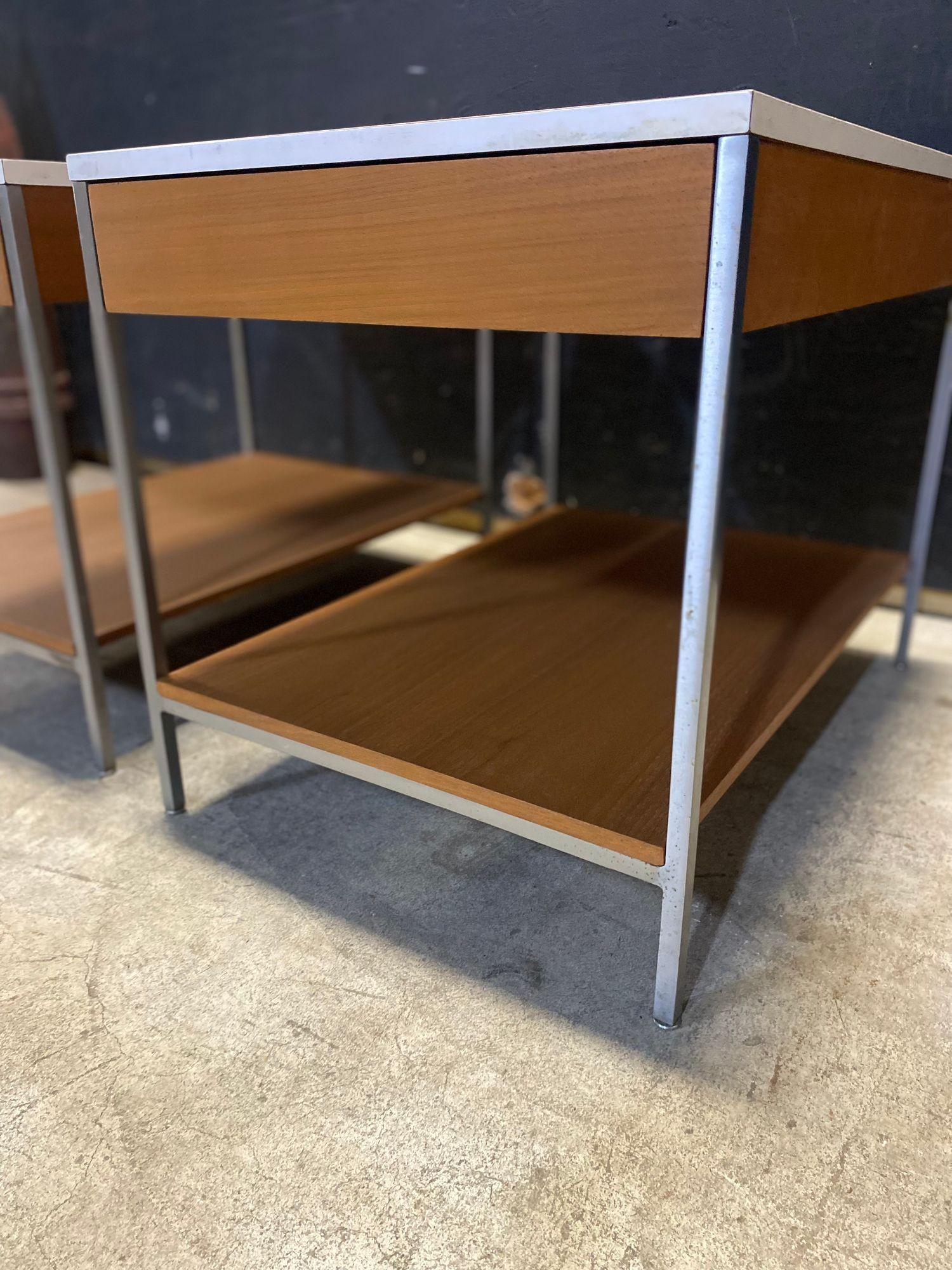George Nelson Walnut Nightstands with White Laminate tops in vendita 3