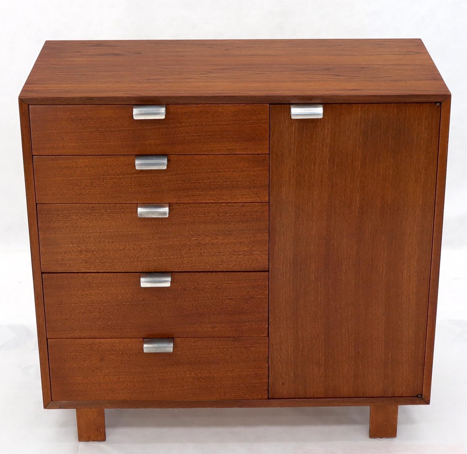 Américain George Nelson Walnut One-Door 5 Drawers Gentleman's High Chest Dresser Cabinet en vente