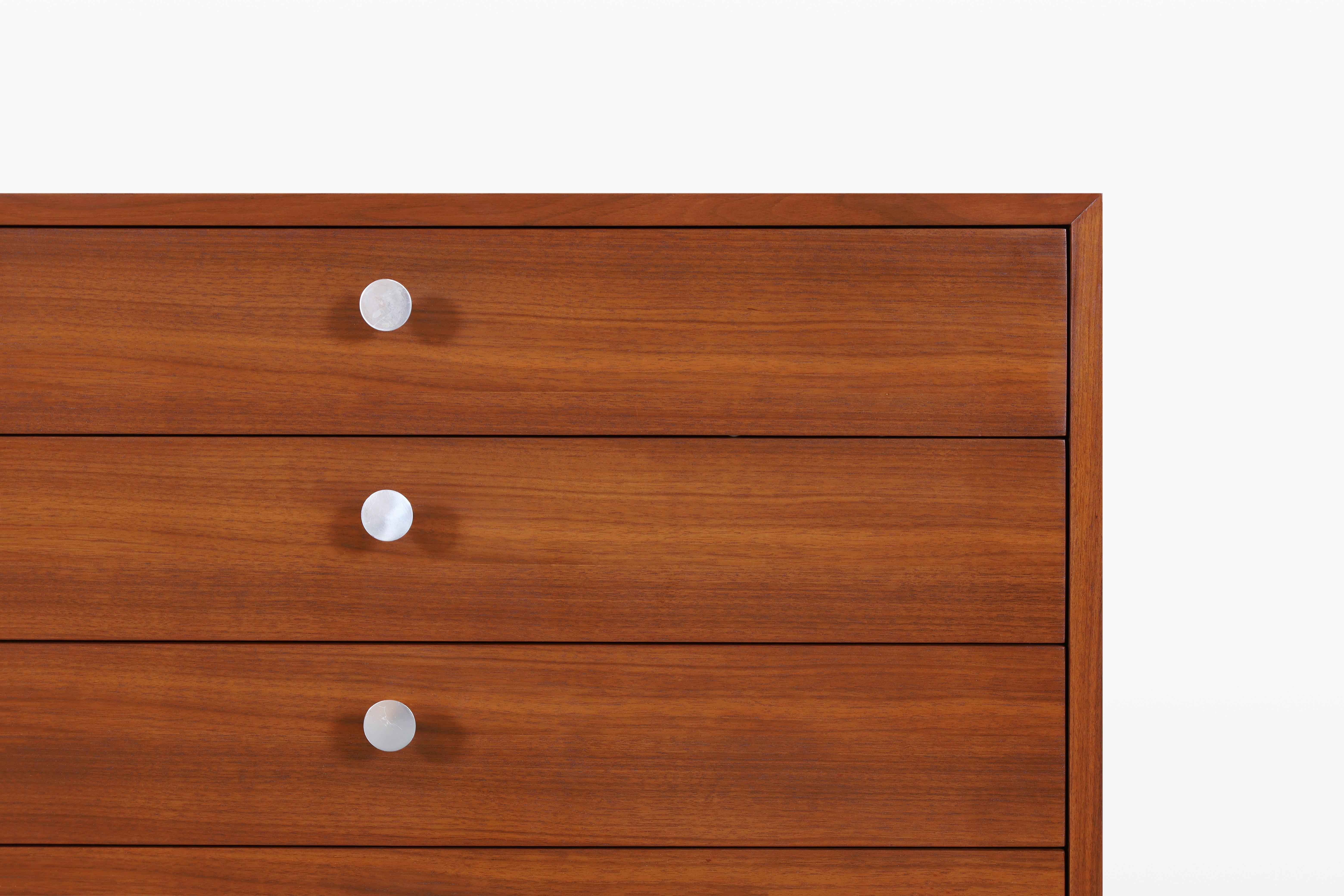 Cómoda de borde fino de nogal George Nelson para Herman Miller en venta 3