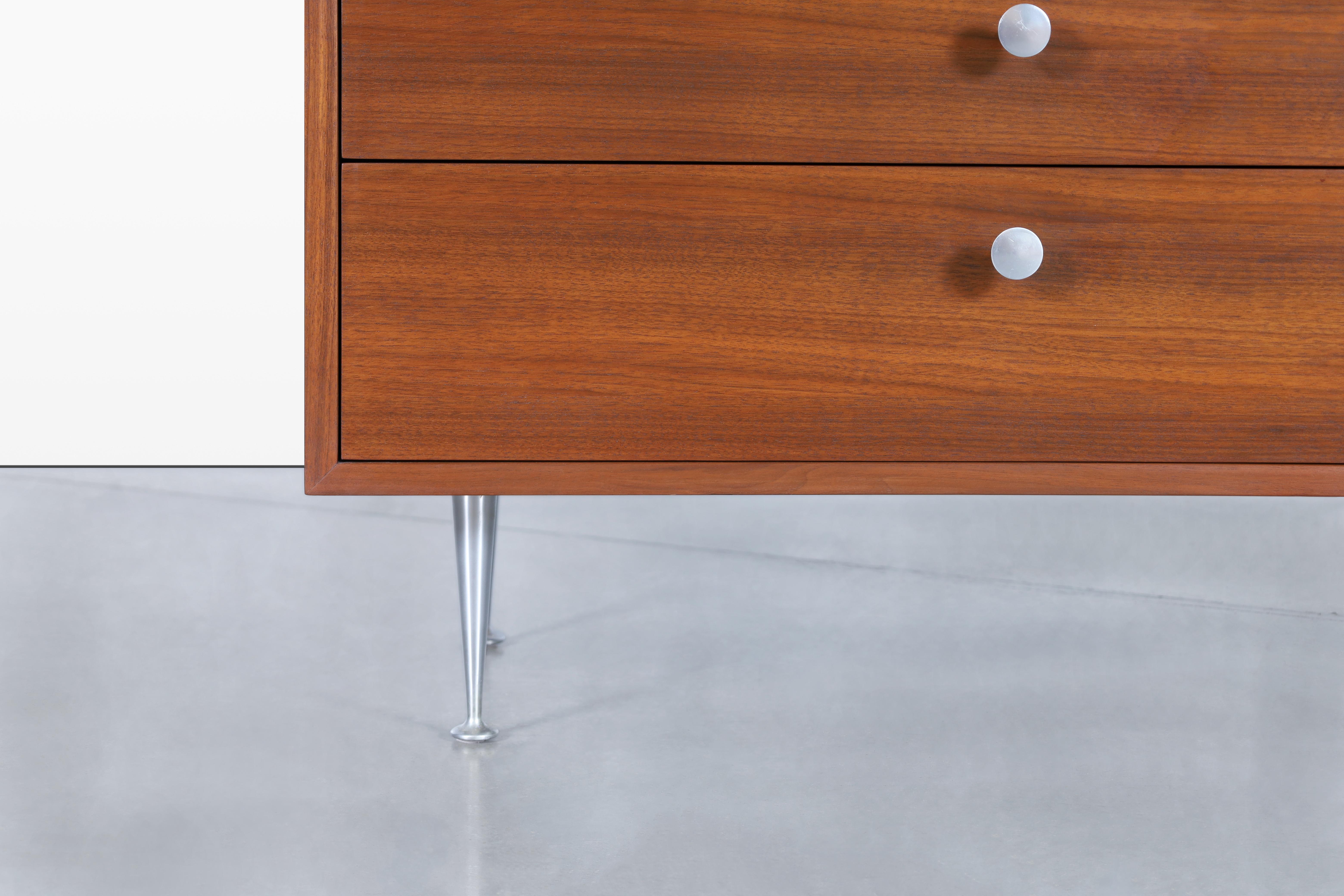 Cómoda de borde fino de nogal George Nelson para Herman Miller en venta 4