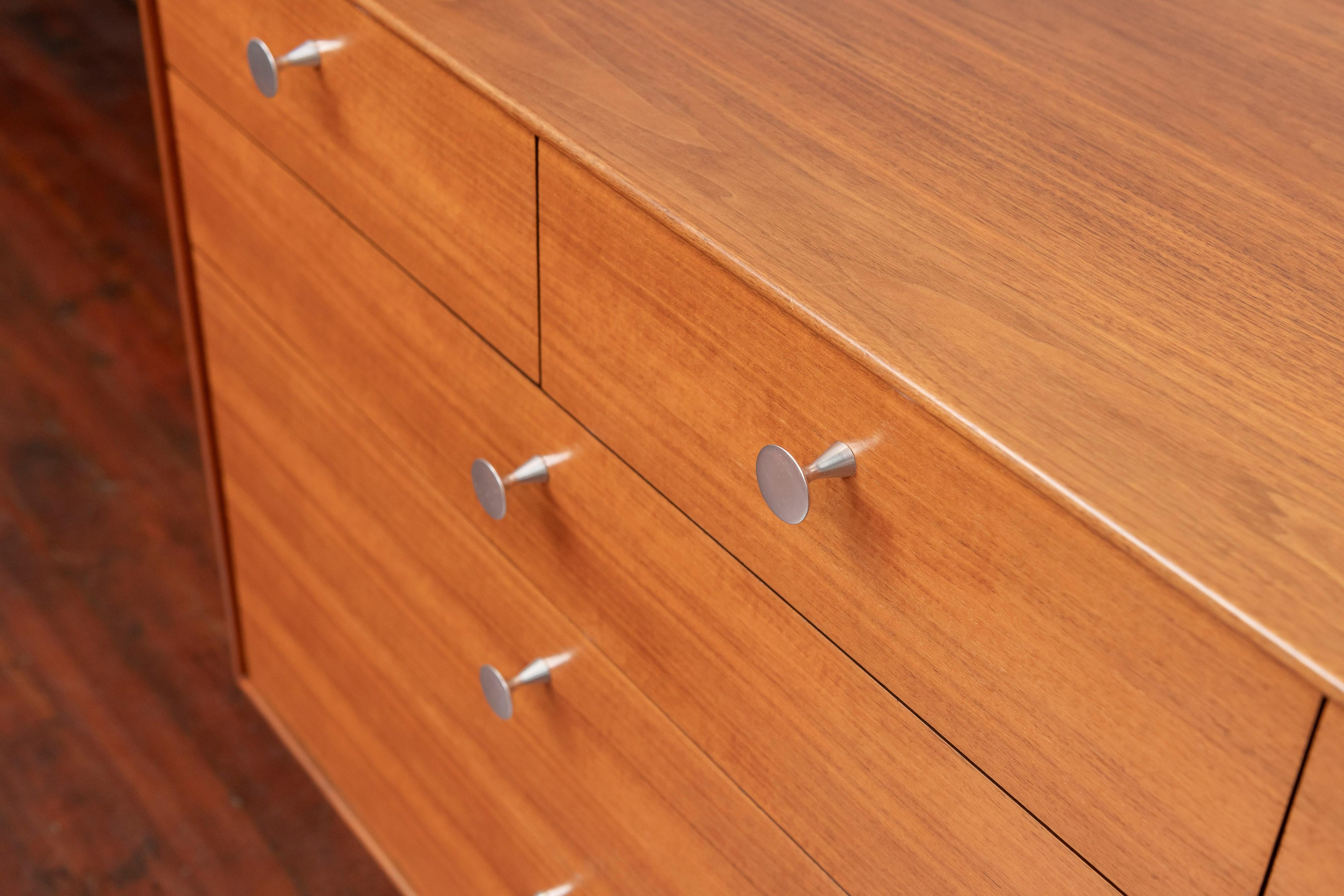 George Nelson Walnut Thin Edge Dresser for Herman Miller In Good Condition For Sale In San Francisco, CA