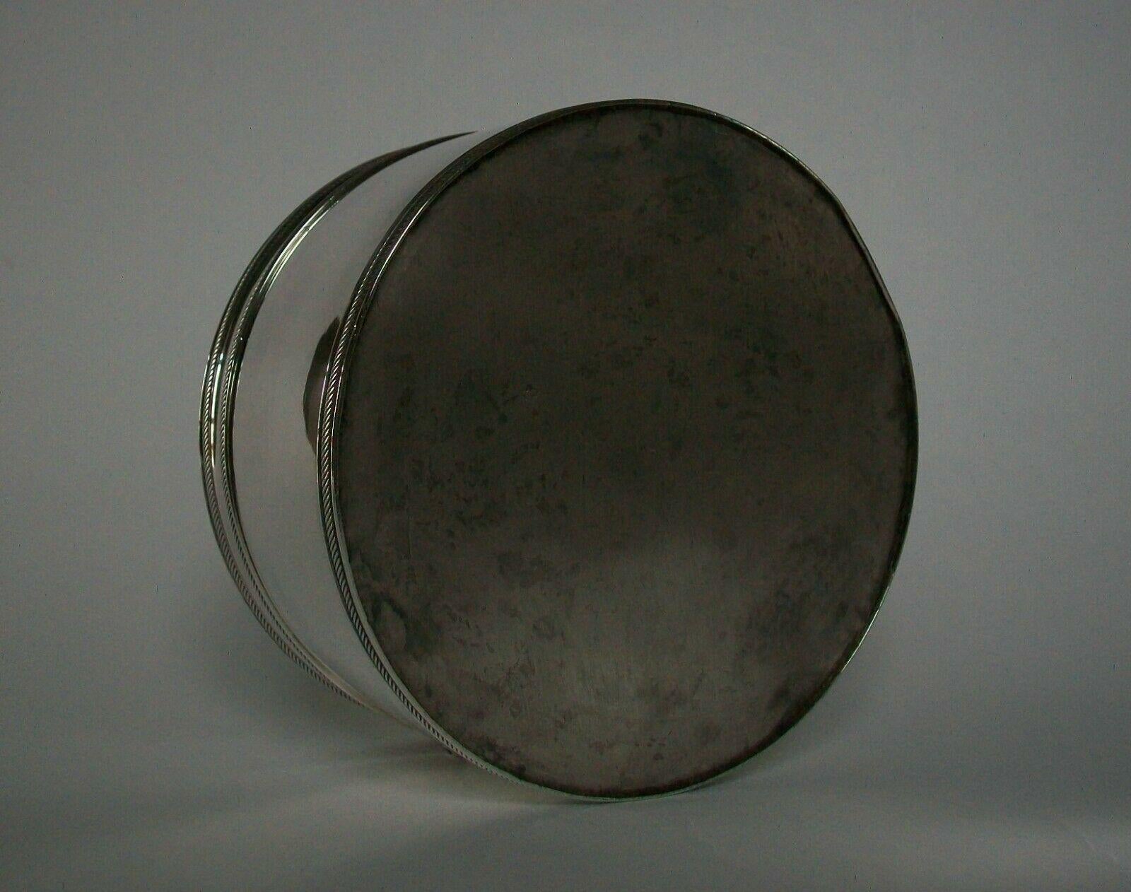 George Reevers, Dutch .934 Silver Biscuit Box, Rope Borders, Holland, C.1838 For Sale 2