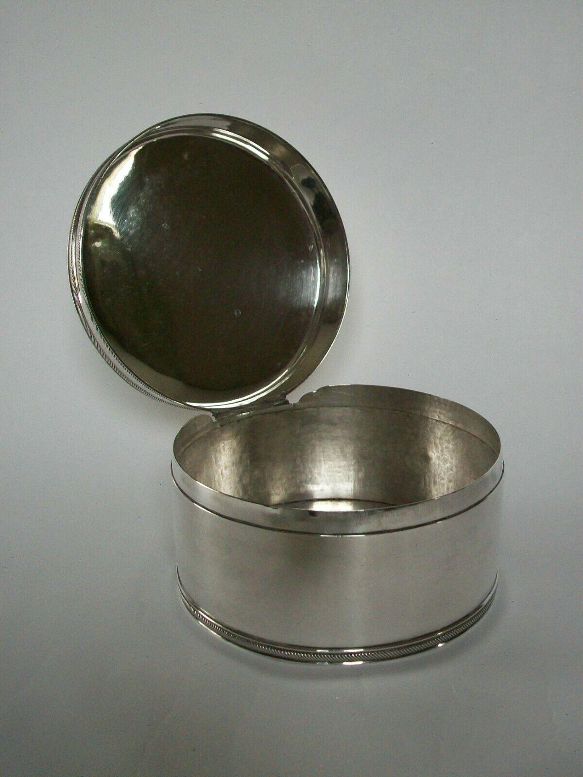 Mid-19th Century George Reevers, Dutch .934 Silver Biscuit Box, Rope Borders, Holland, C.1838 For Sale