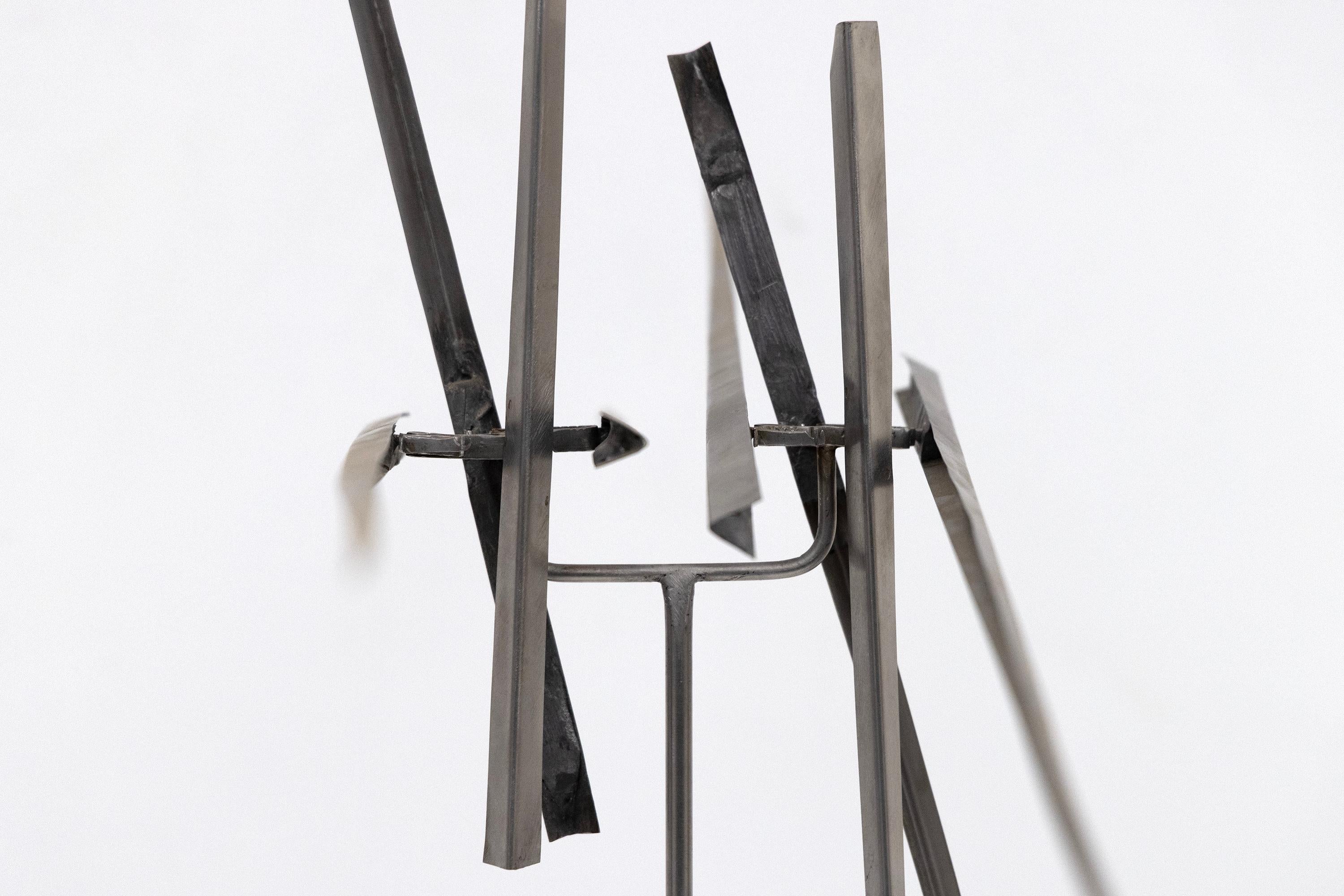 Huit lignes II - Esquisse pour vingt-quatre lignes - Gris Abstract Sculpture par George Rickey