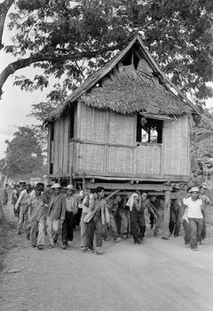 George Rodger - Moving a House, Photography 1950, Printed After