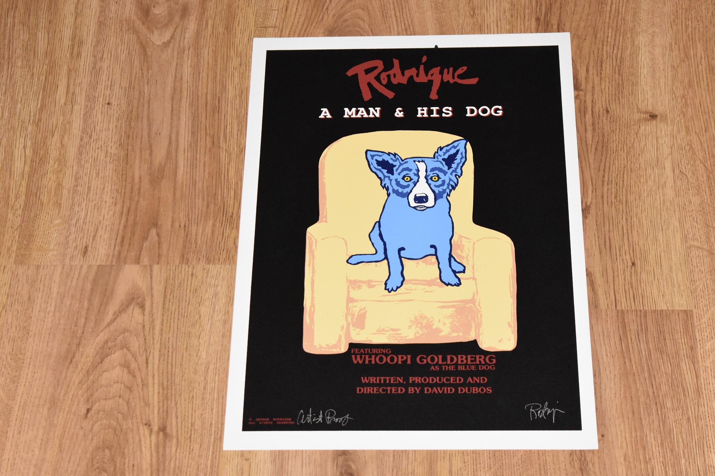 Rodrigue : Un homme et son chien noir - Impression sérigraphiée en soie signée, chien bleu - Print de George Rodrigue