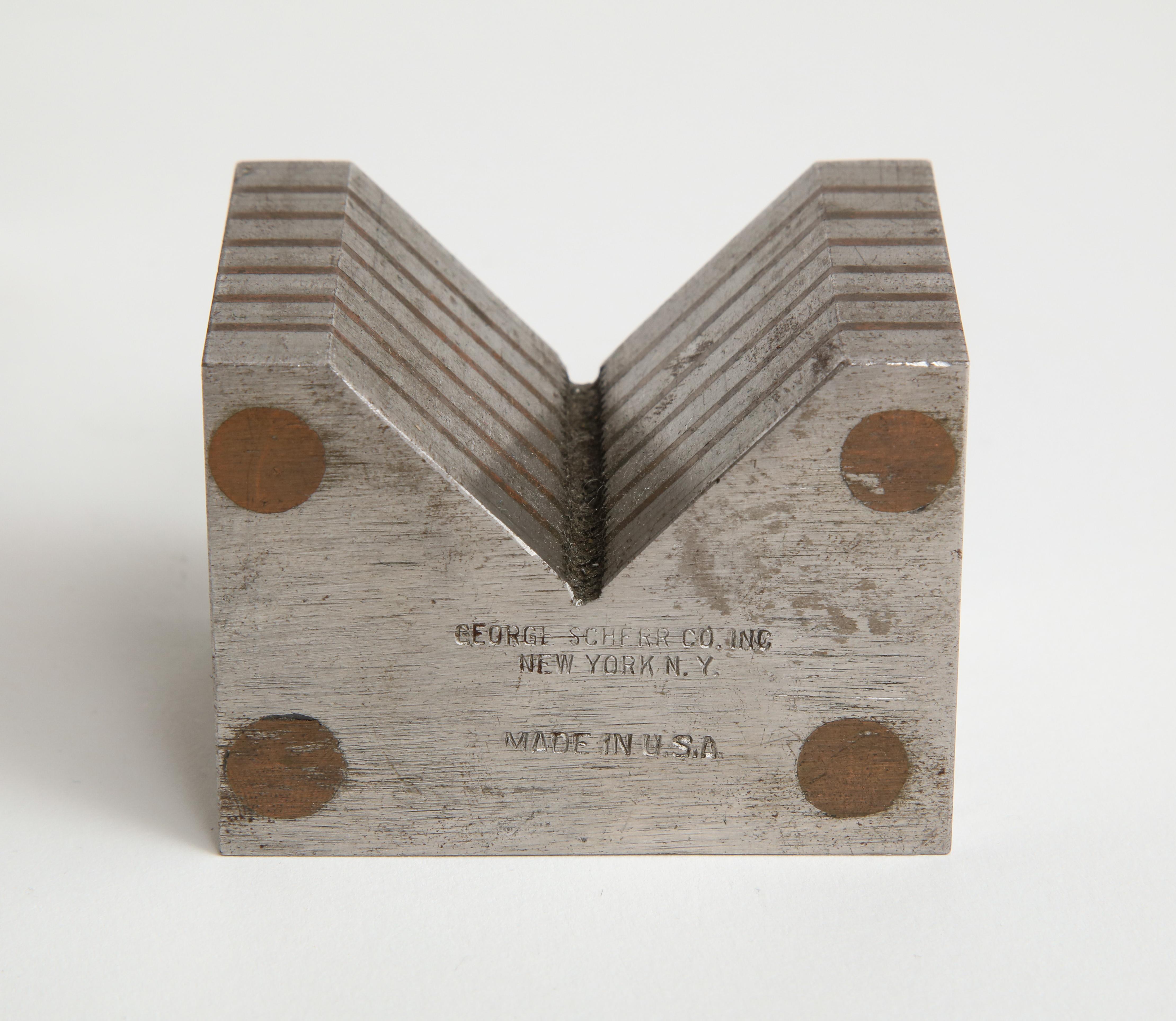 George Scherr Co. Gewichte mit filzgefütterter Holzbox (20. Jahrhundert) im Angebot