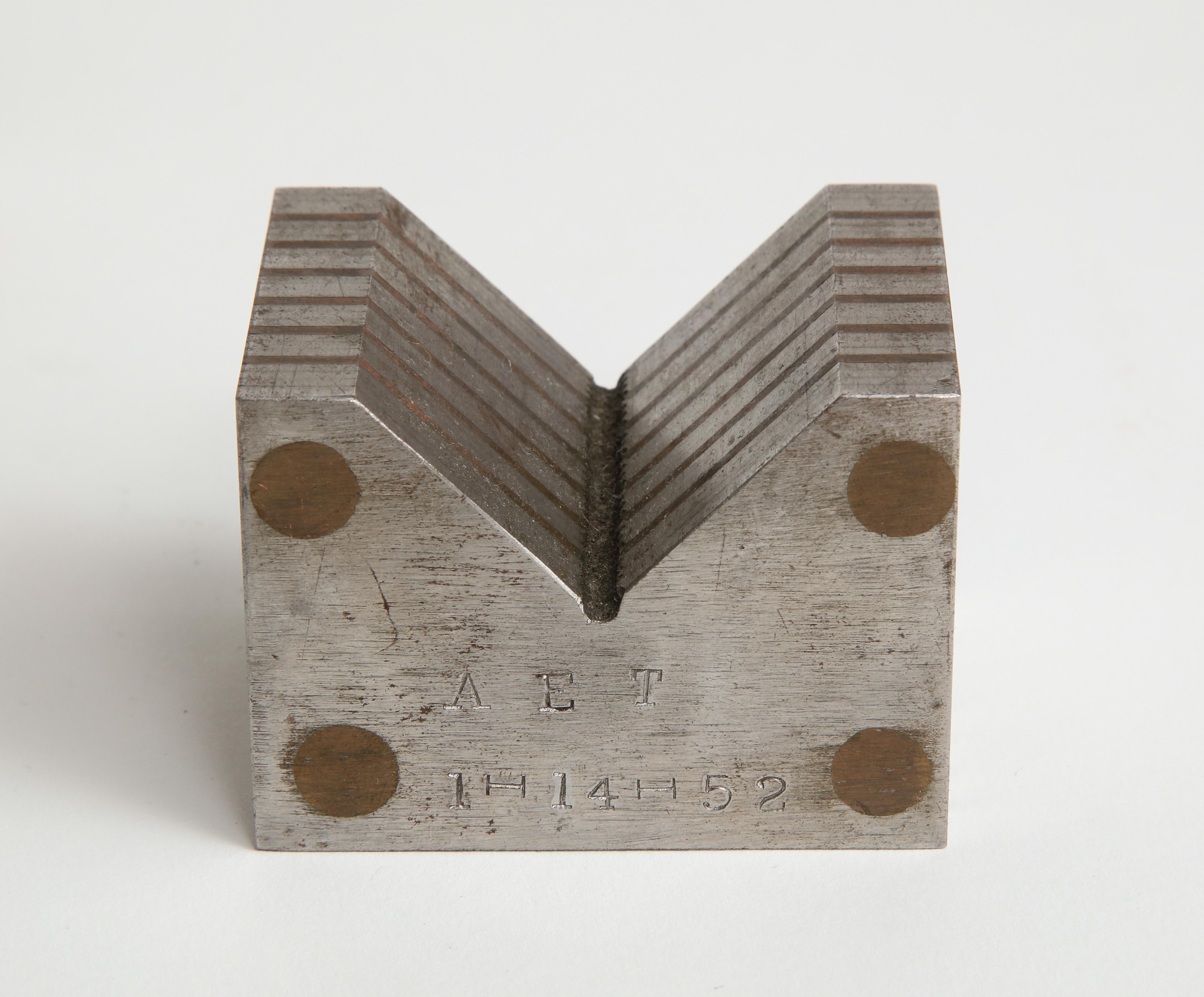 George Scherr Co. Weights with Felt Lined Wooden Box In Good Condition For Sale In New York, NY