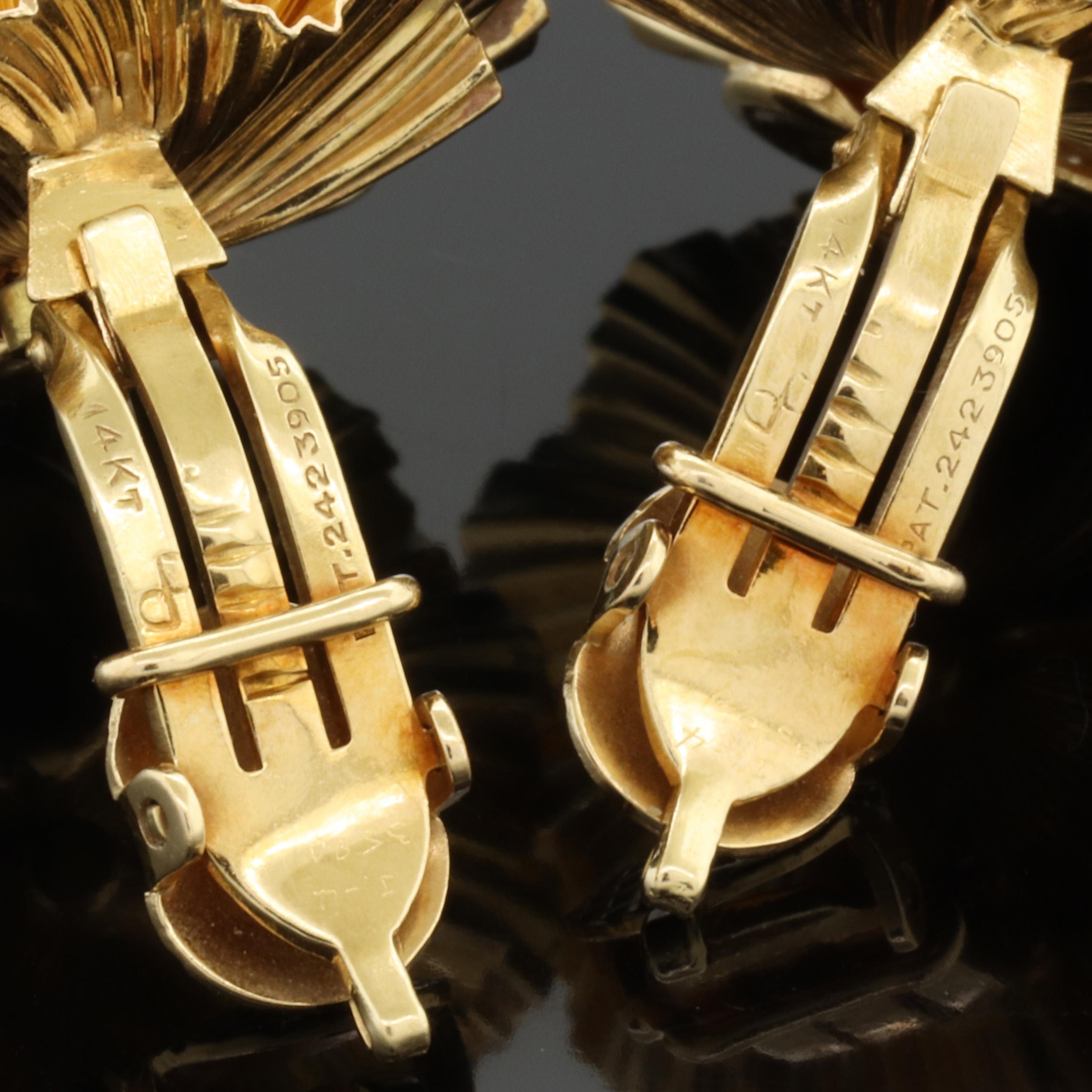 George Schuler 14 Karat Yellow Gold Vintage Designer Flower Clip-On Earrings 1