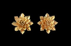 GEORGE SCHULER & CO. - 14K Yellow Gold Flower Ear Clips - U.S. - Circa 1950