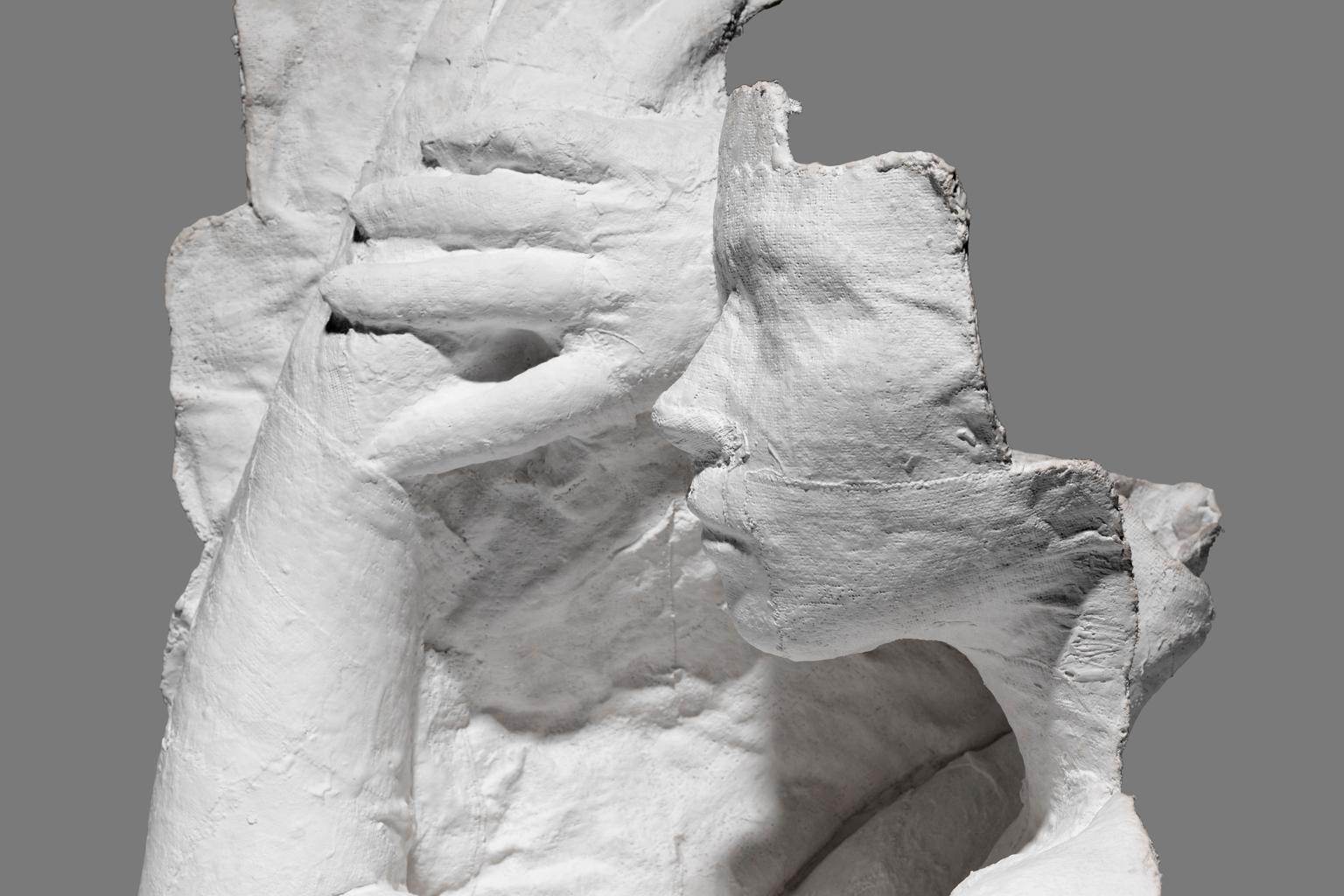 „Fragment: Girl Resting“, Gipsguss gegossen, signiert und nummeriert 3