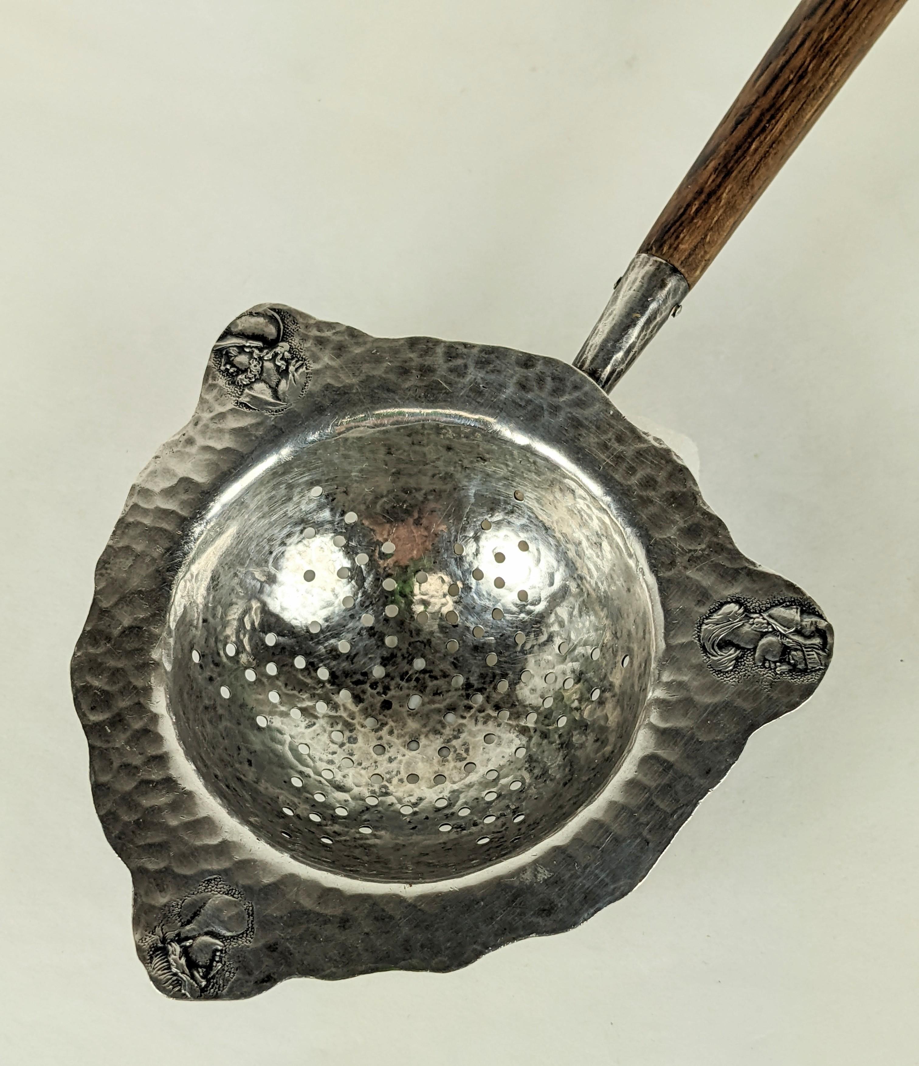 Américain trainer à thé en acier inoxydable George Sheibler, Homeric, motif médaillon