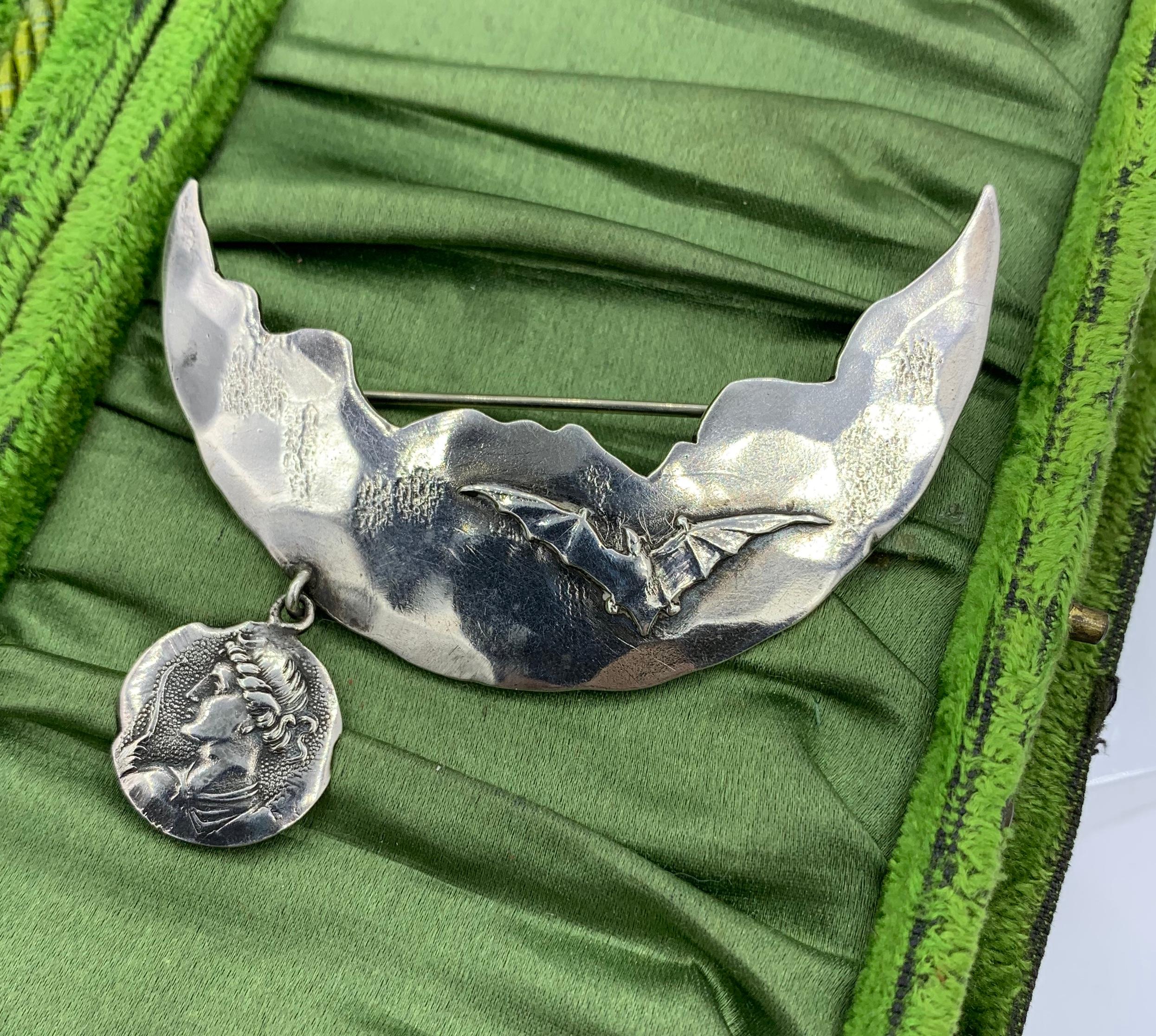 George Shiebler Bat Moon Brooch Pin Homeric Pendant Sterling Silver In Excellent Condition For Sale In New York, NY