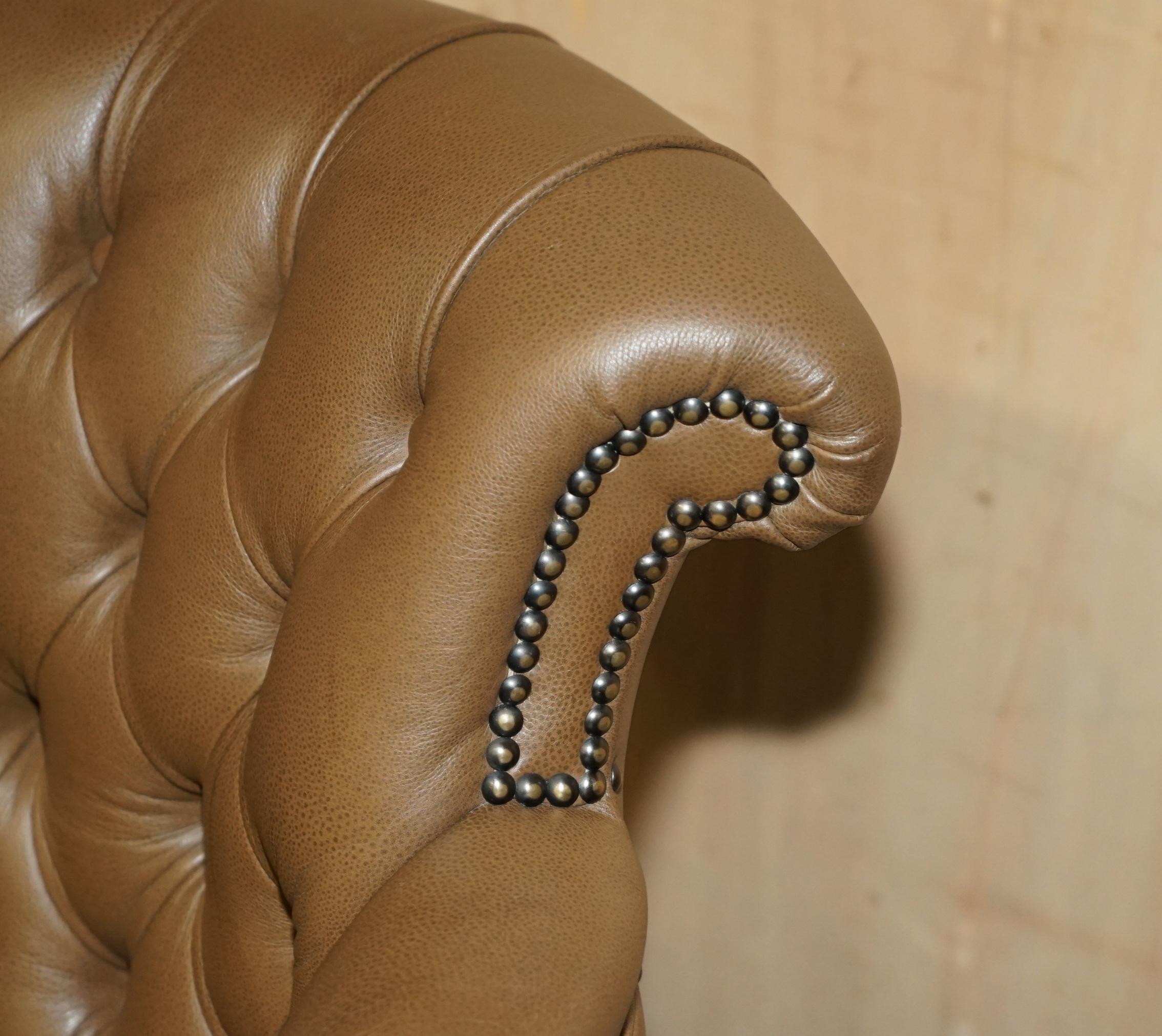 Hand-Crafted GEORGE SMITH BROWN LEATHER CHESTERFIELD TUFTED CAPTAiNS CHAIR For Sale