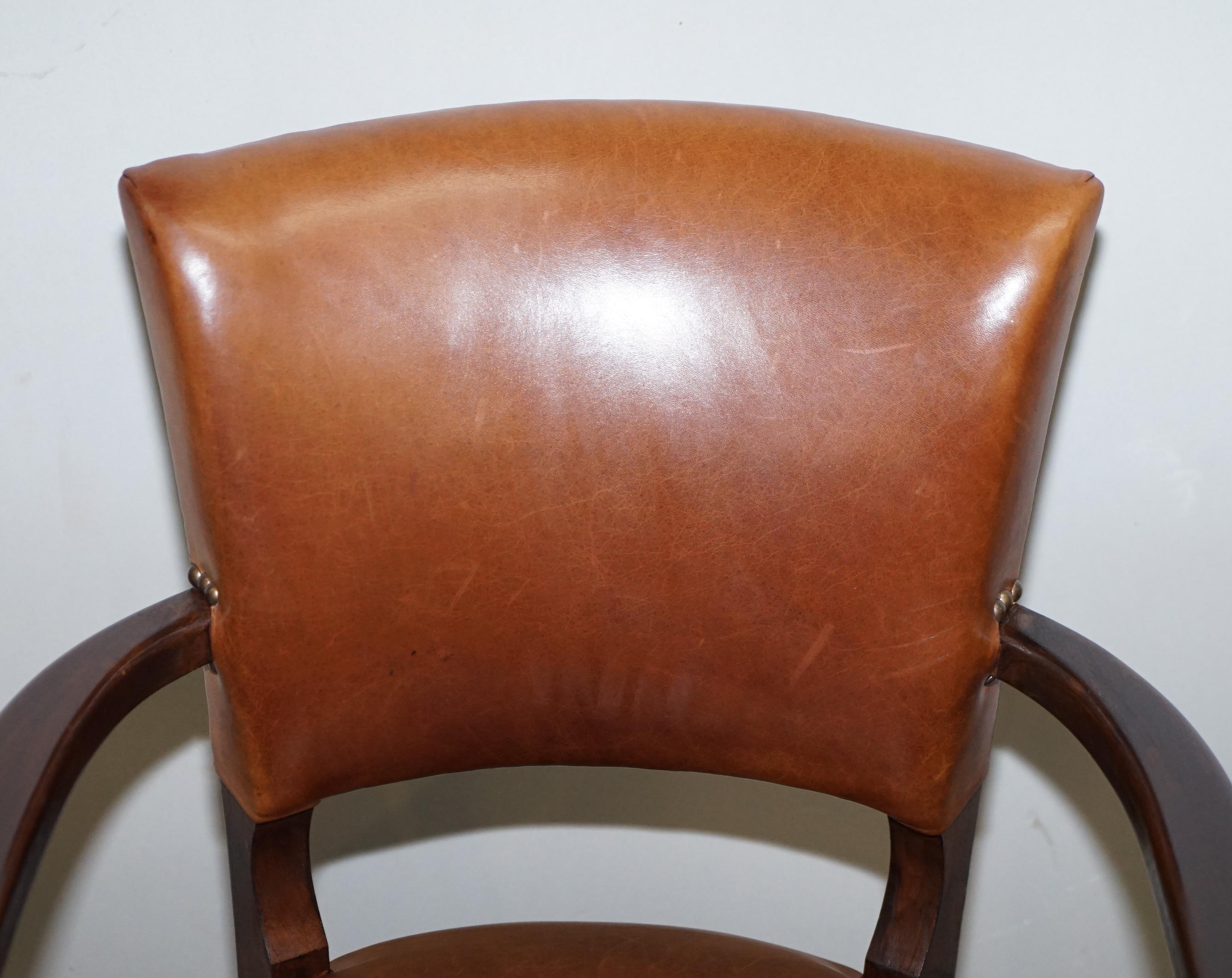 Anglais Fauteuil ou chaise de bureau en cuir marron et bois de feuillus pour Jeux Bridge de bureau de George Smith