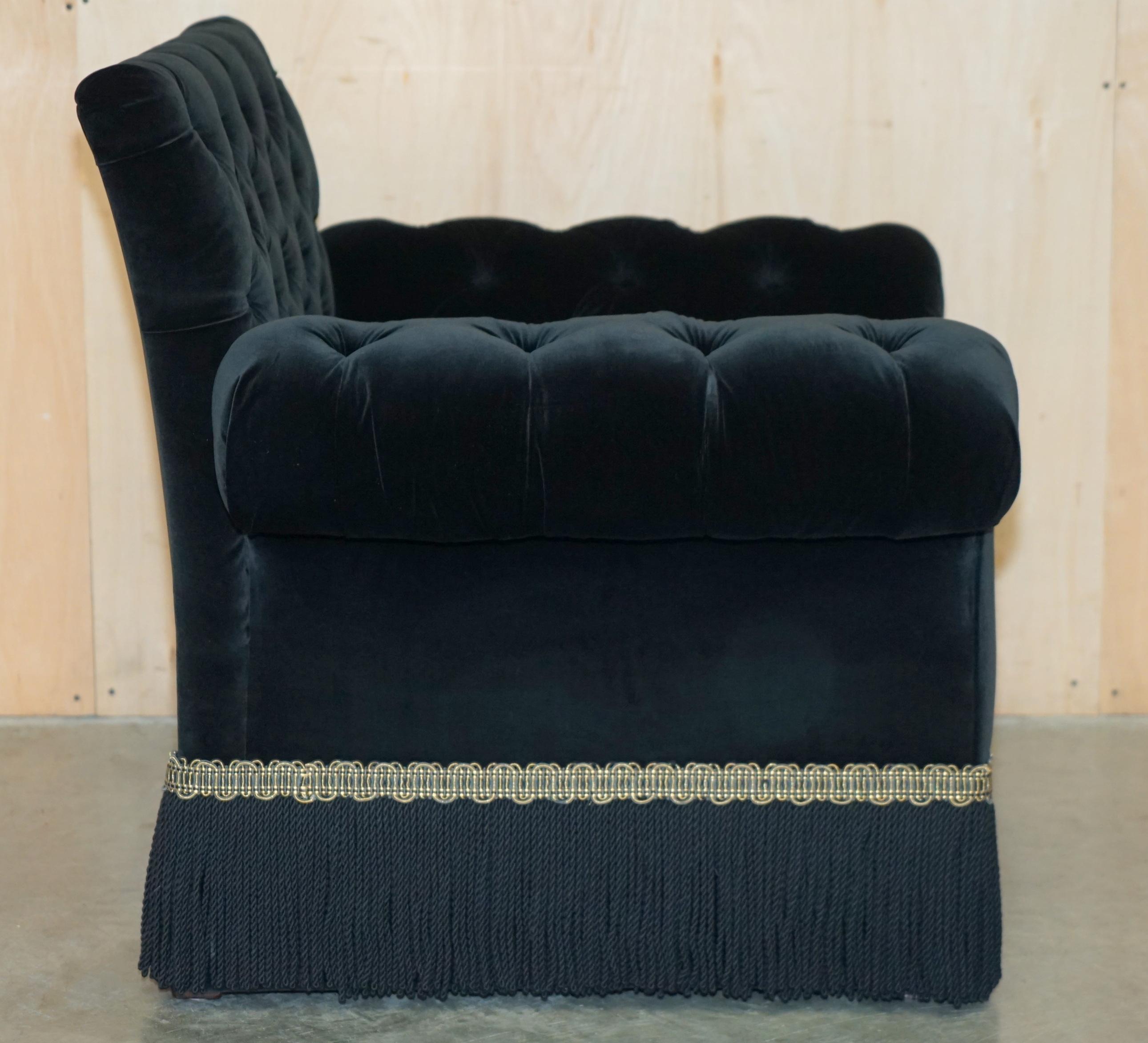 GEORGE SMITH CHELSEA BUTTERFLY BLACK VELVET CHESTERFIELD ARMCHAiR en vente 9