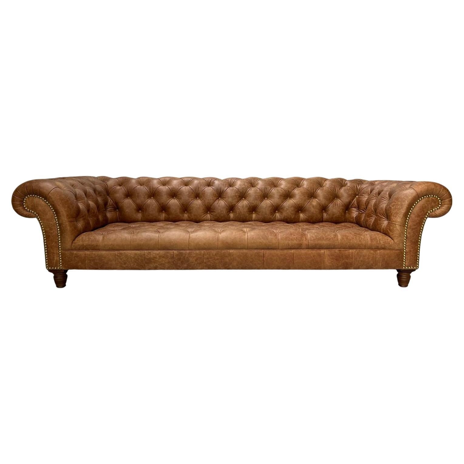 Canapé "Early Victorian Chesterfield" de George Smith - En cuir marron en vente